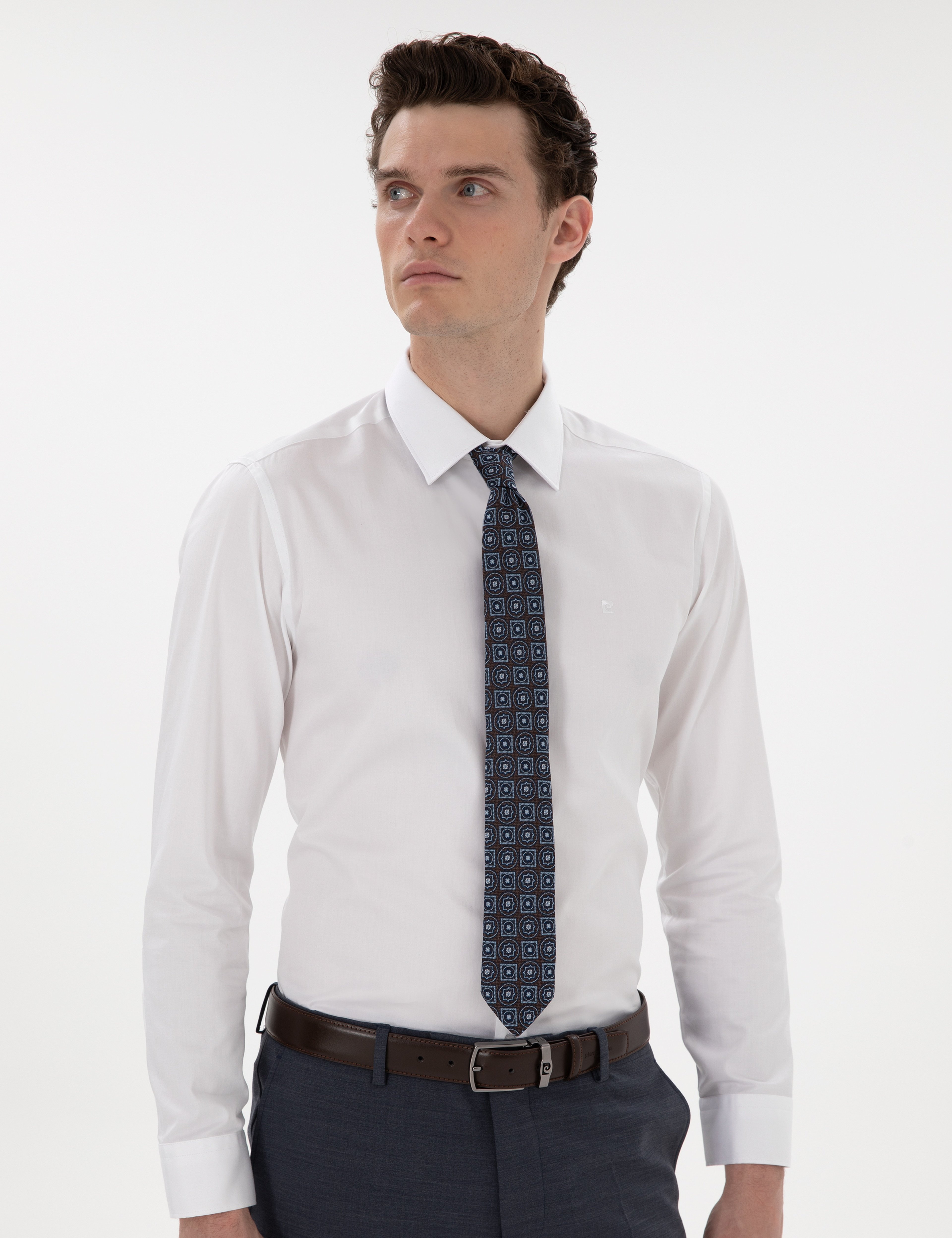 Beyaz %100 Pamuk Parlak Saten Slim Fit Uzun Kollu Basic Gömlek