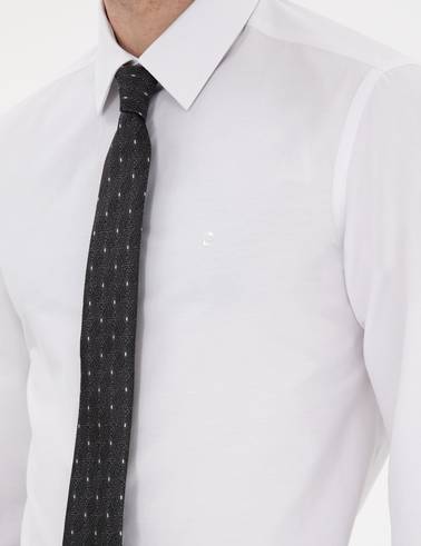 Beyaz Slim Fit Uzun Kollu Basic Gömlek