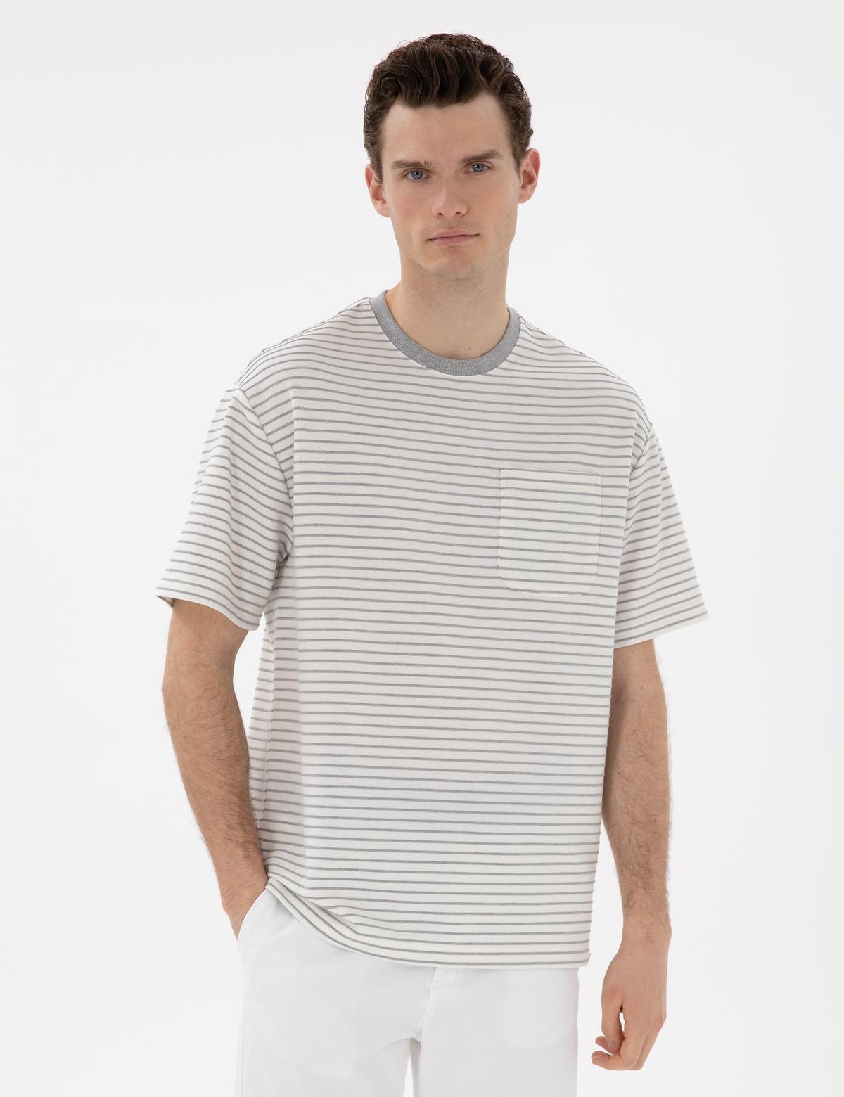 Ekru Comfort Fit Tişört