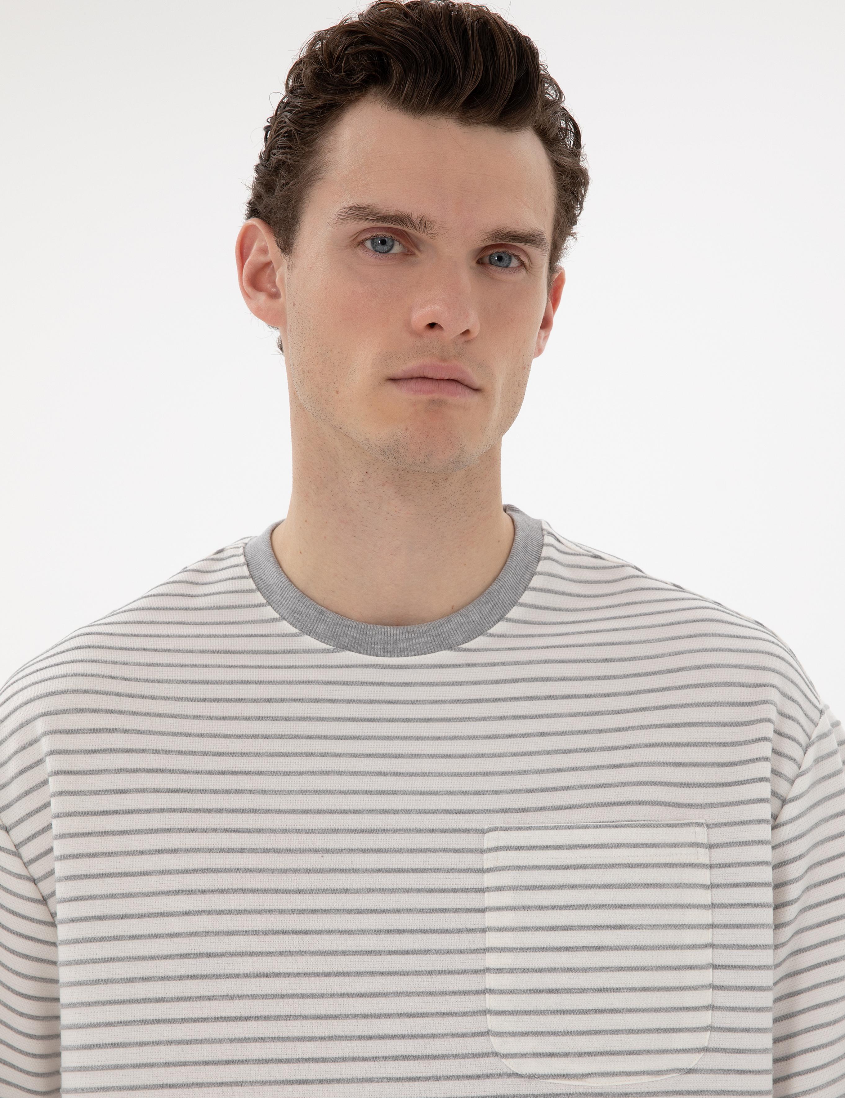 Ekru Comfort Fit Tişört