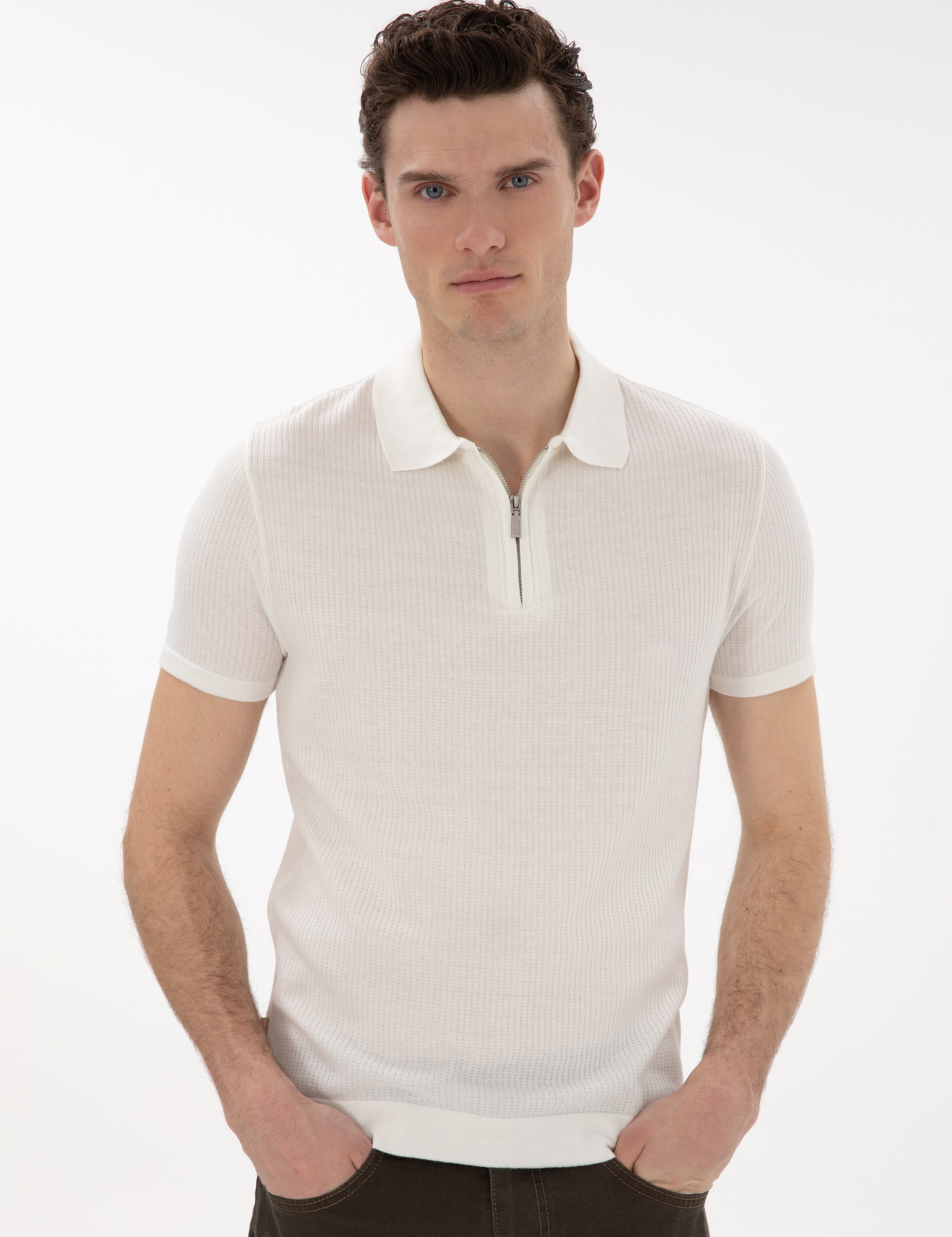 Ekru Slim Fit Fermuarlı Polo Yaka Triko Tişört - Image 3