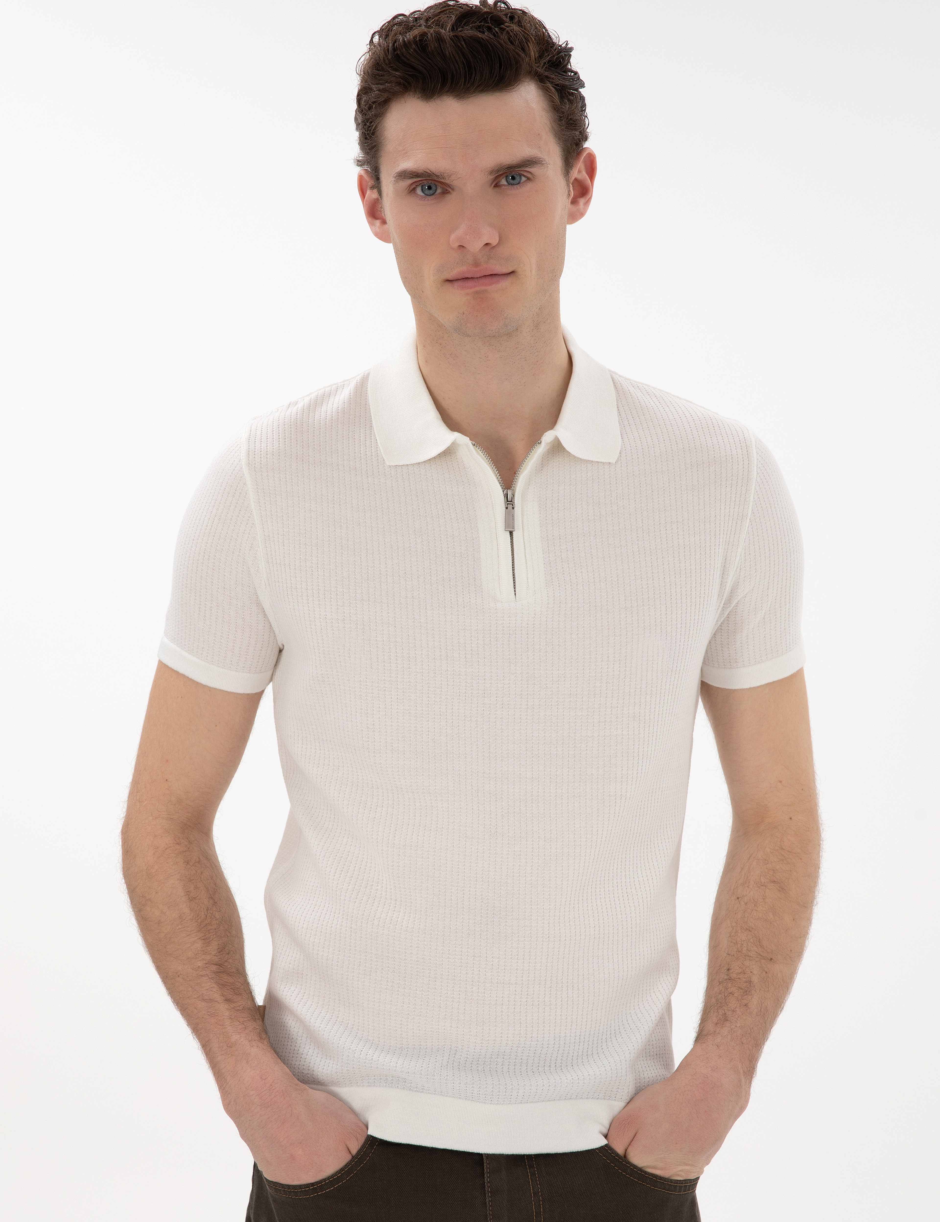 Ekru Slim Fit Fermuarlı Polo Yaka Triko Tişört