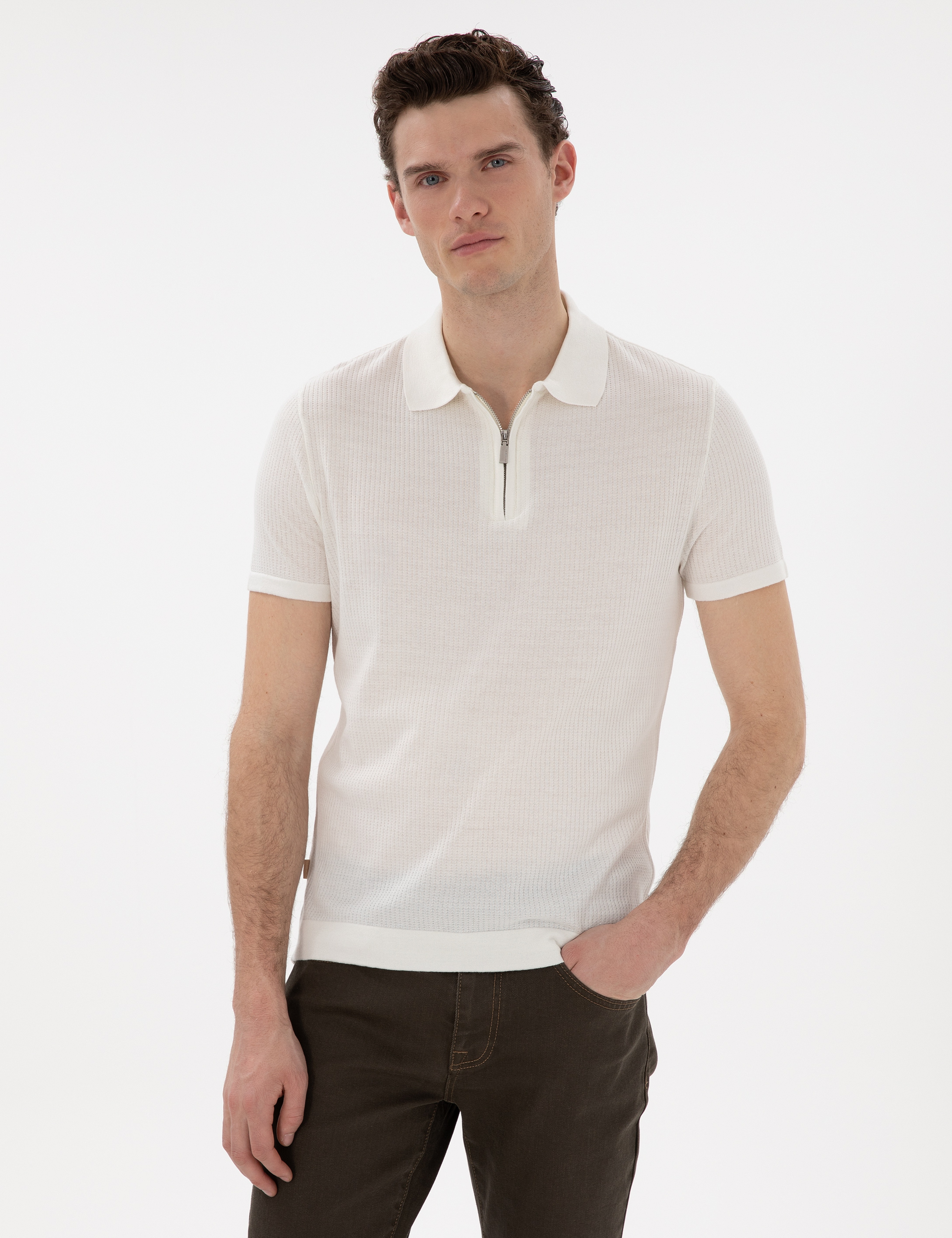 Ekru Slim Fit Fermuarlı Polo Yaka Triko Tişört - Image 1