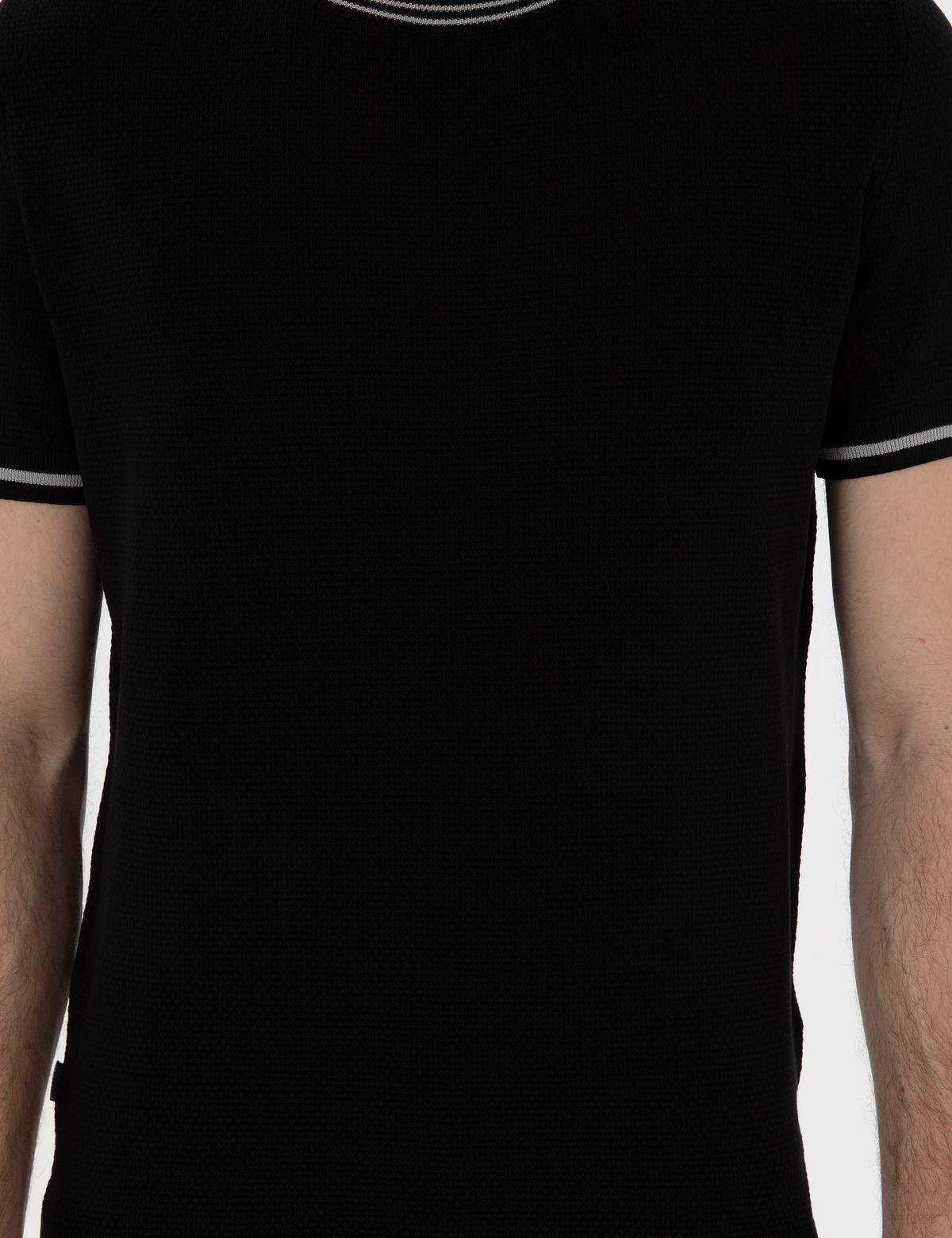 Siyah Slim Fit Bisiklet Yaka Triko Tişört - 50306045011