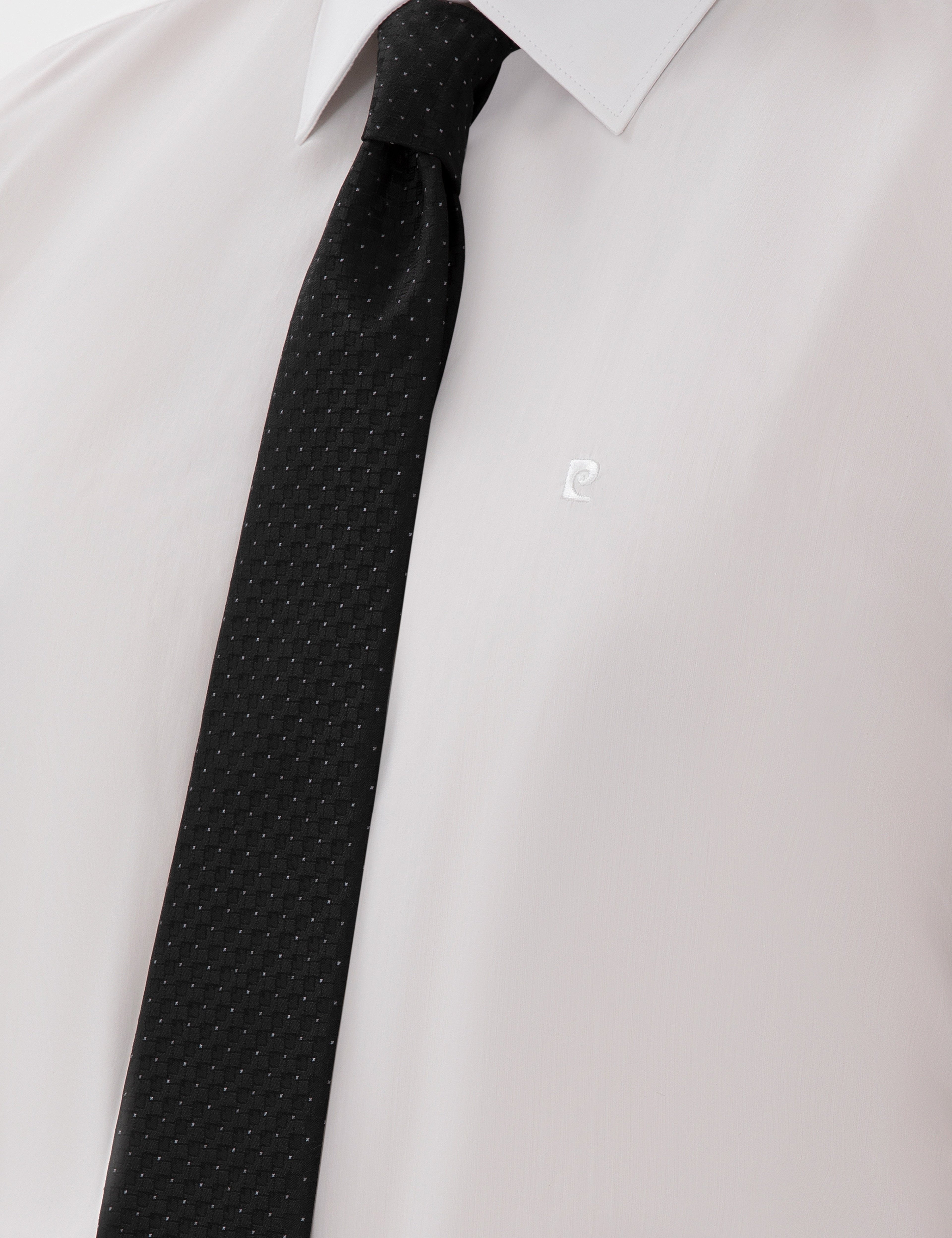 Beyaz Slim Fit Uzun Kollu Basic Gömlek