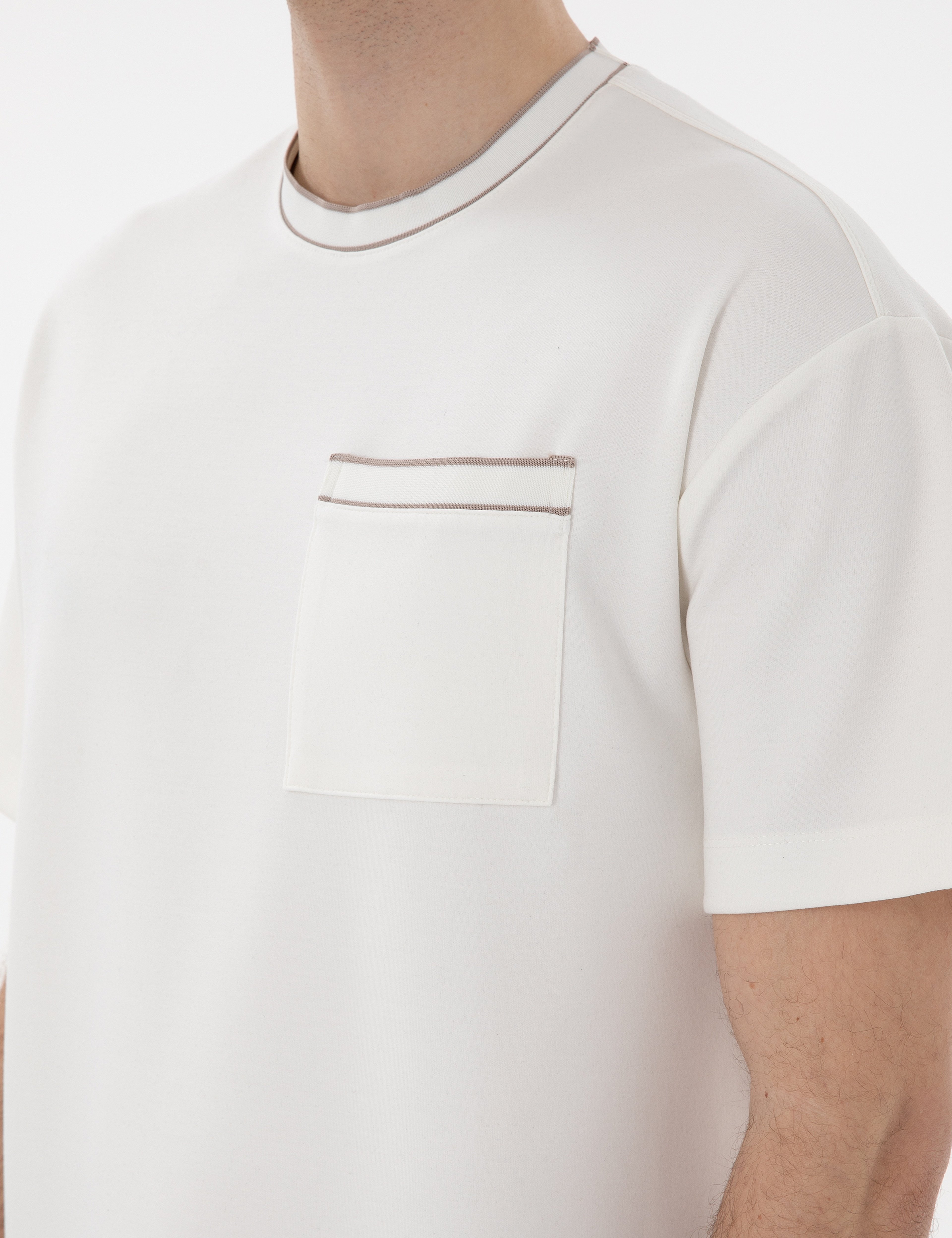 Ekru Comfort Fit Tişört