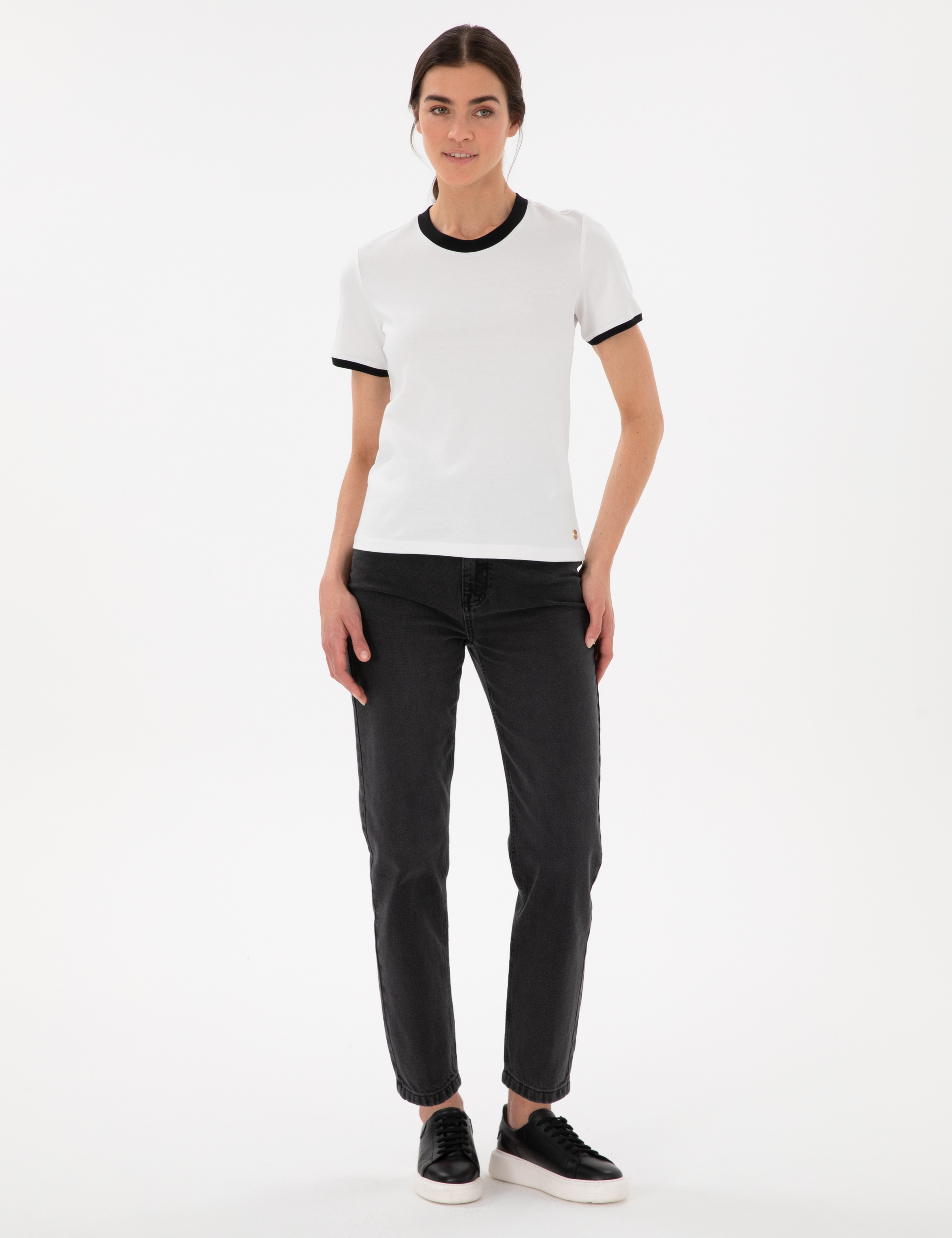 Beyaz Slim Fit Tişört