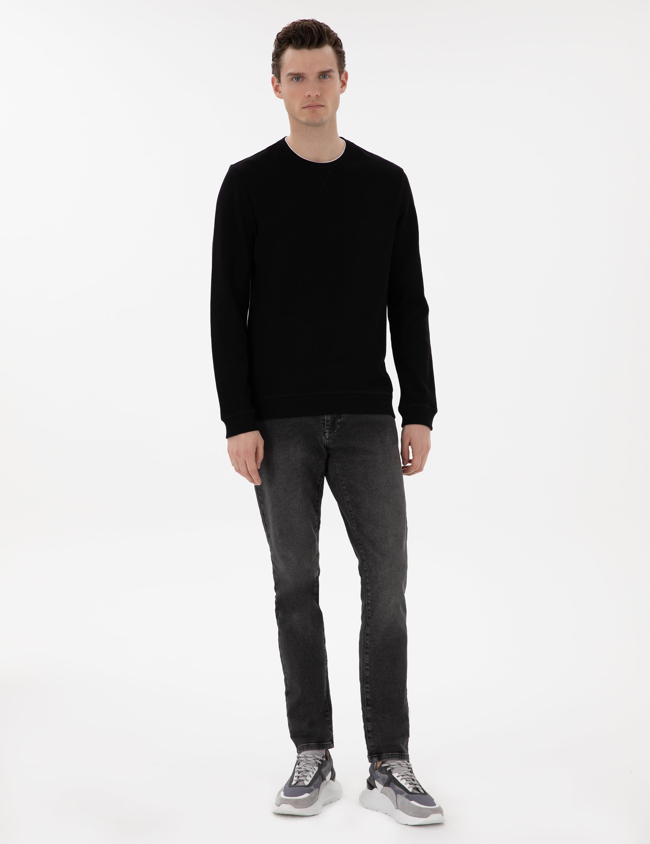 Siyah Regular Fit Sweatshirt