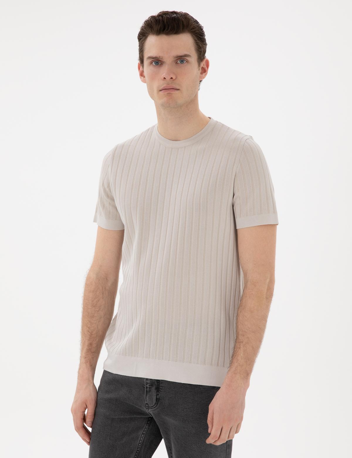 Bej Slim Fit Bisiklet Yaka Triko Tişört