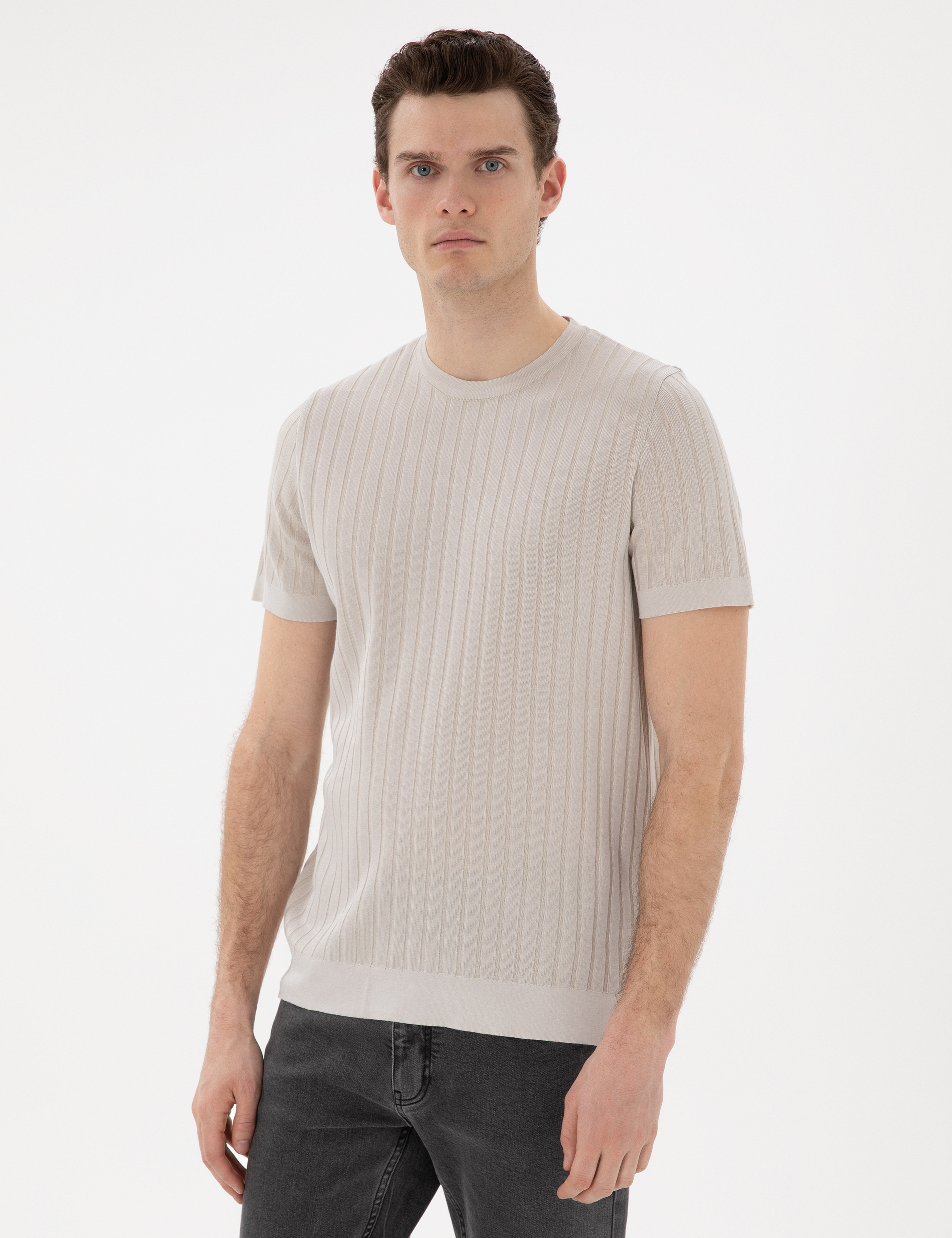 Bej Slim Fit Bisiklet Yaka Triko Tişört - Image 1