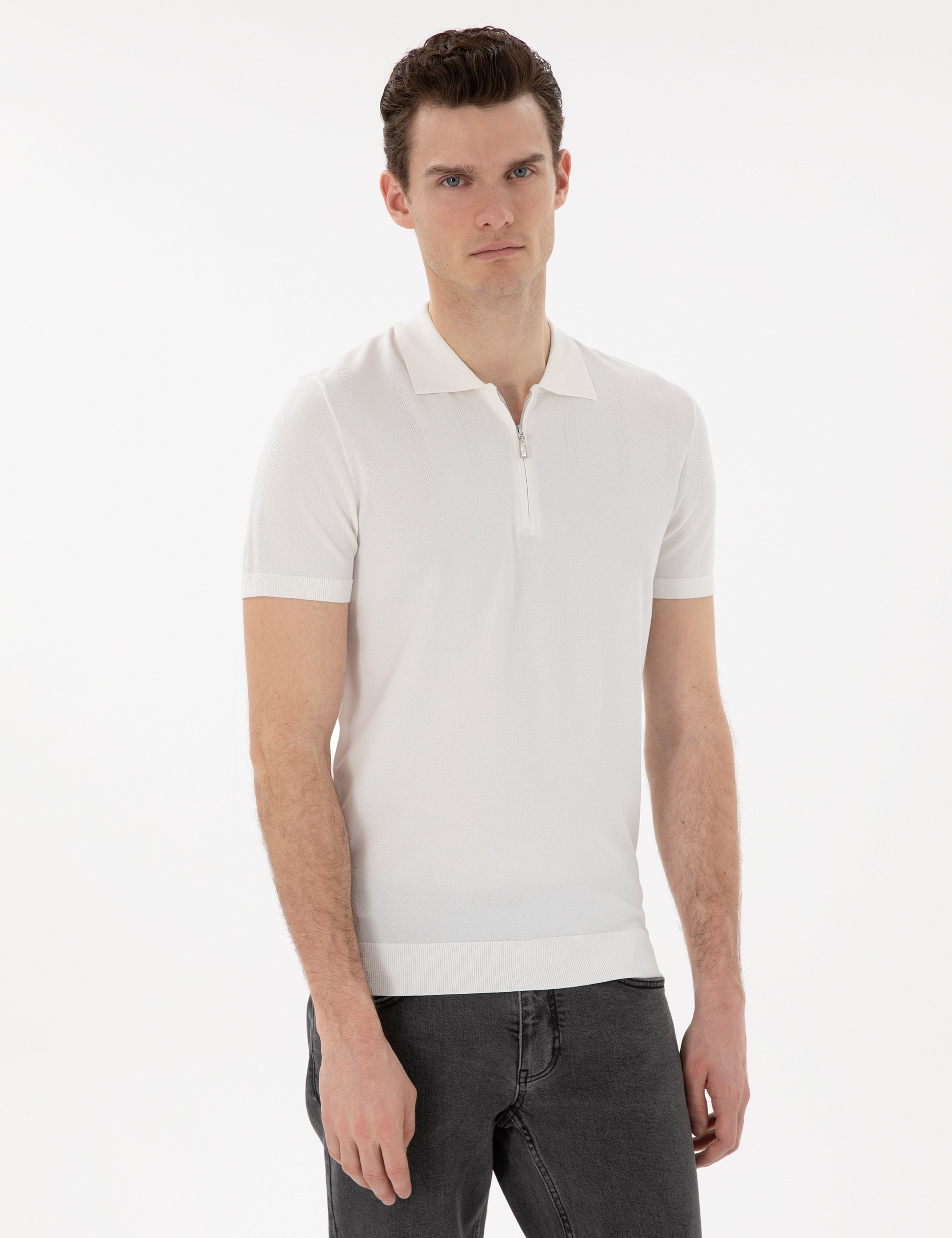 Ekru Slim Fit Fermuarlı Polo Yaka Triko Tişört - Image 1