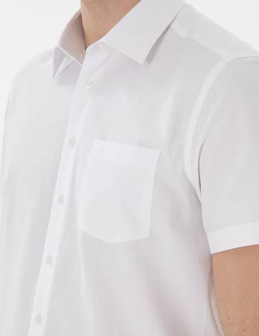 Beyaz Basic Regular Fit Kısa Kollu Cepli Gömlek