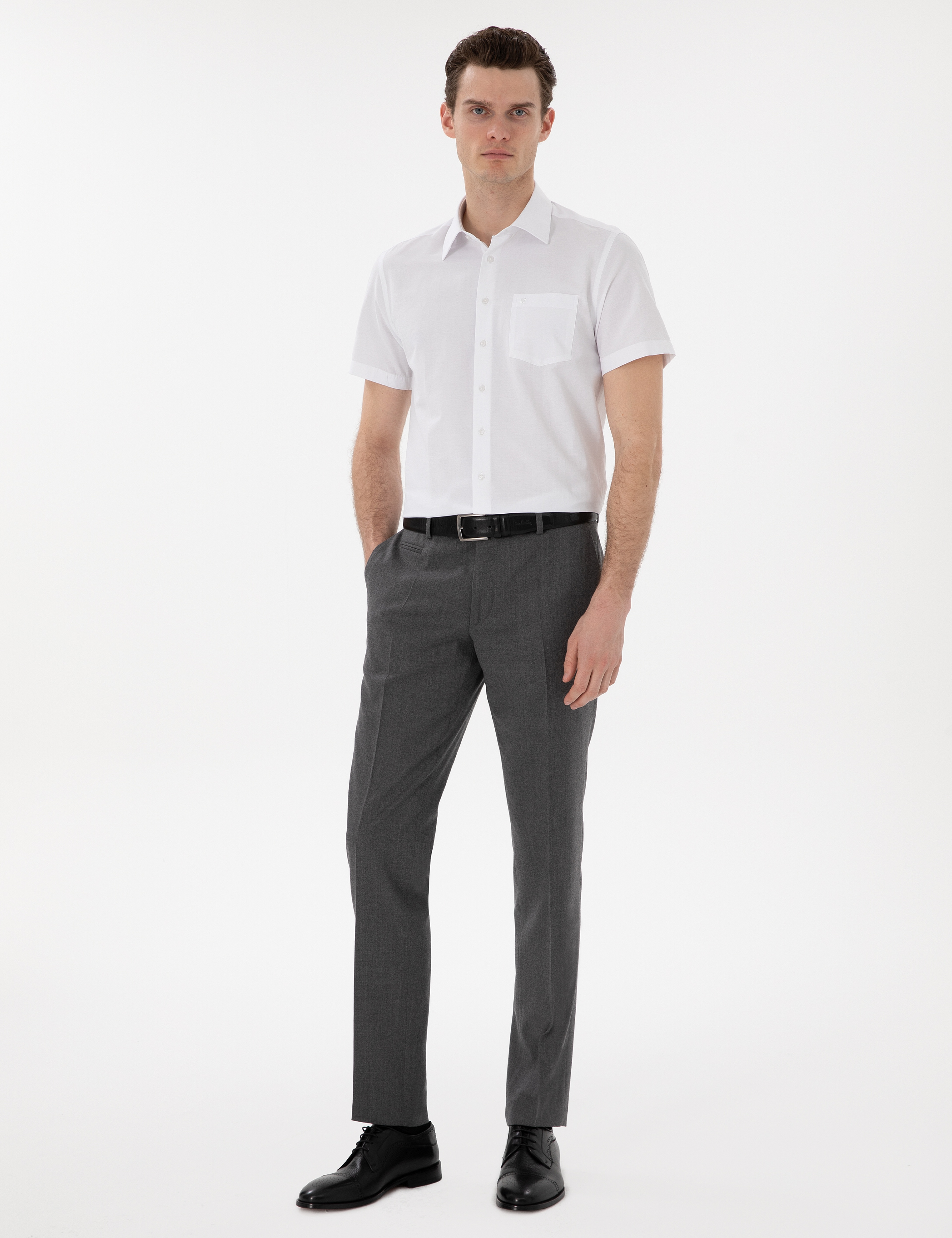 Beyaz Basic Regular Fit Kısa Kollu Cepli Gömlek - Image 4