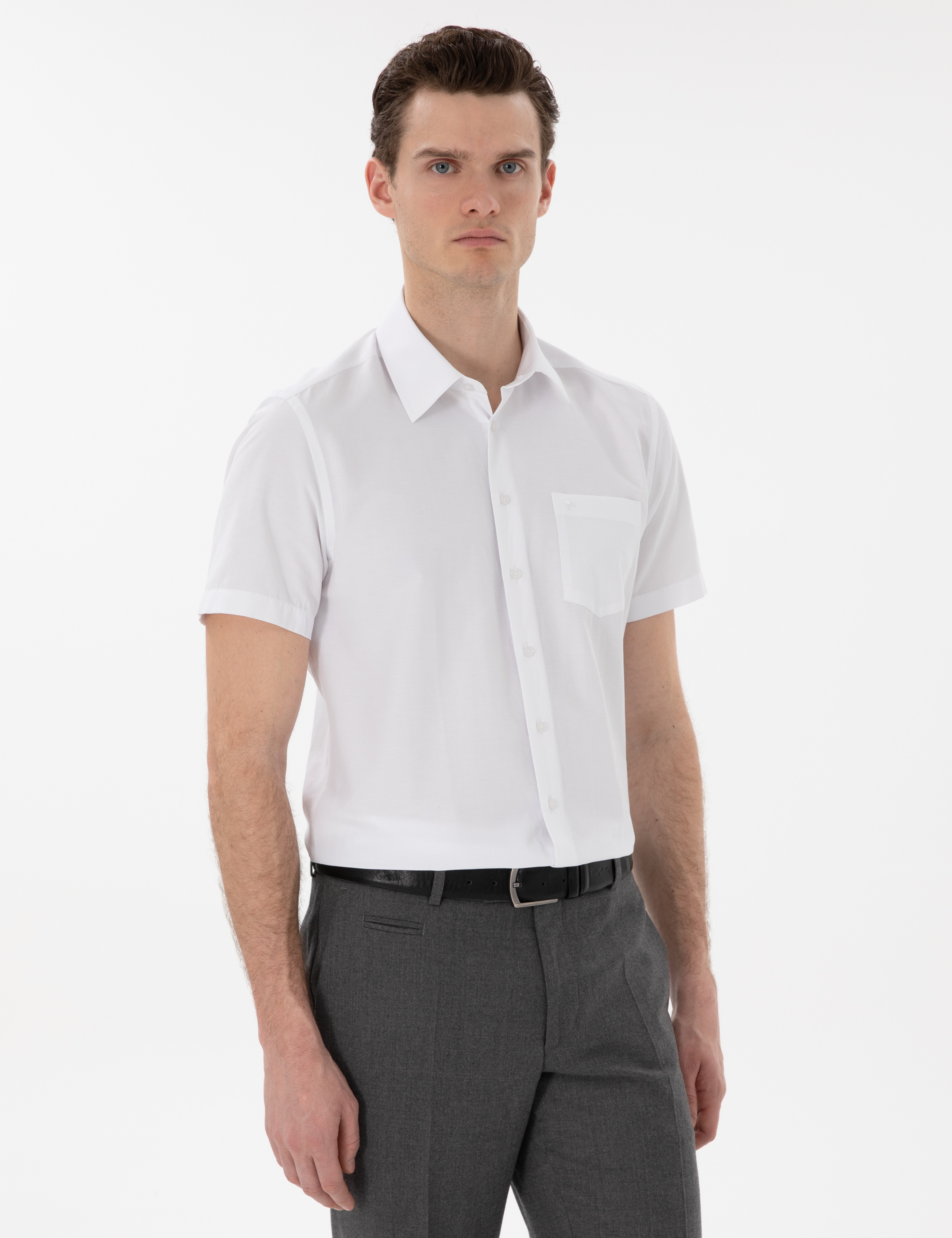 Beyaz Basic Regular Fit Kısa Kollu Cepli Gömlek - Image 1