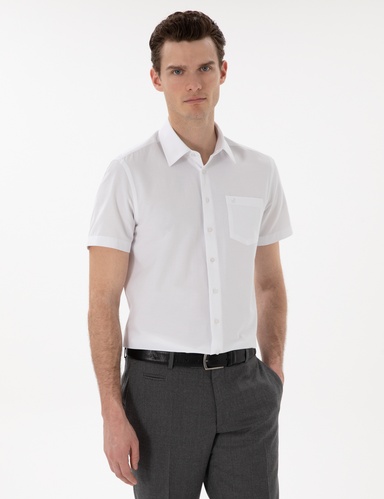 Beyaz Basic Regular Fit Kısa Kollu Cepli Gömlek