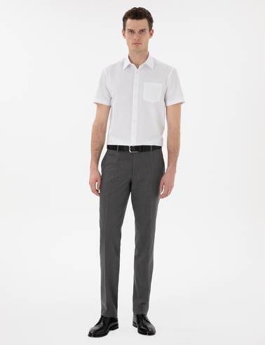 Beyaz Basic Regular Fit Kısa Kollu Cepli Gömlek