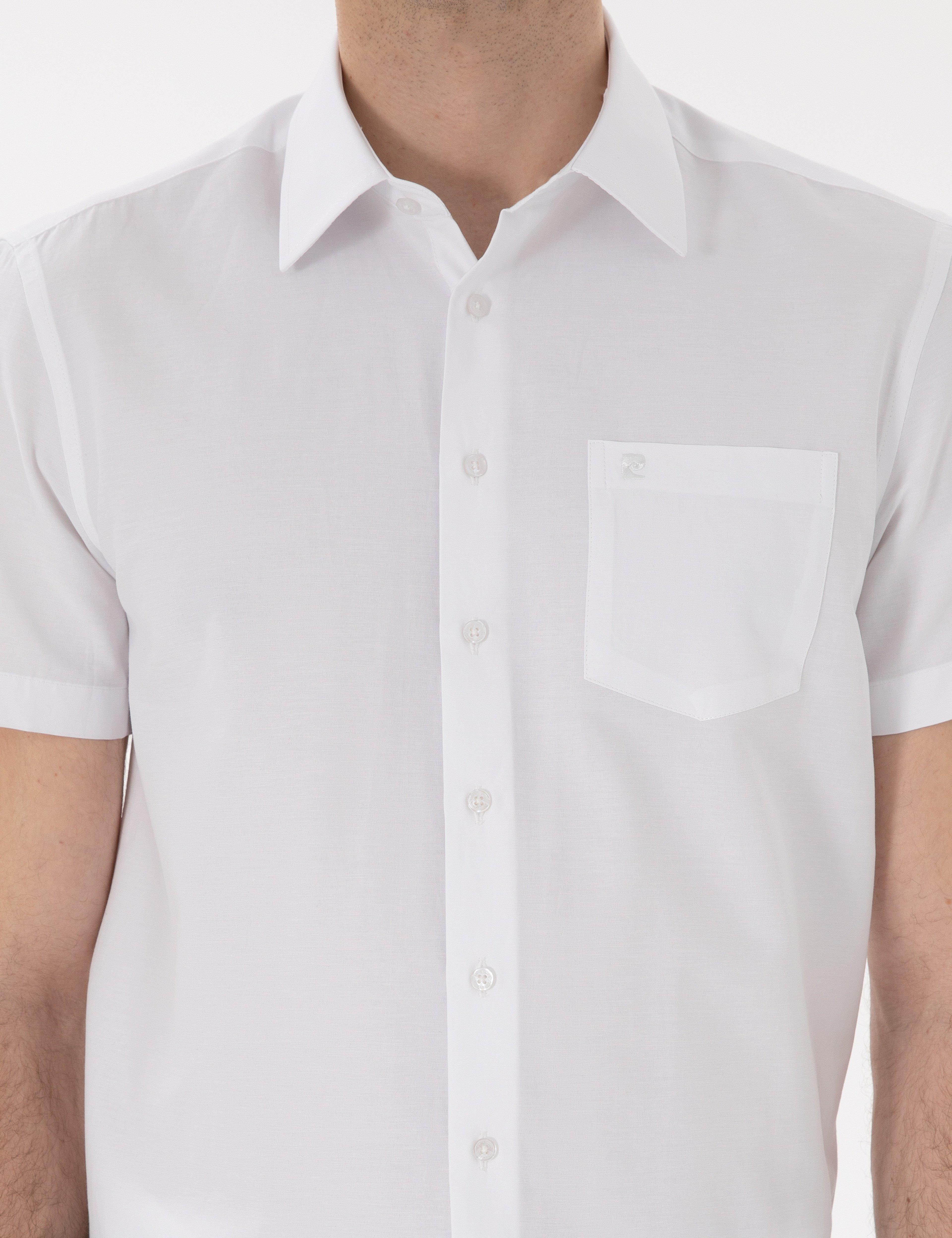 Beyaz Basic Regular Fit Kısa Kollu Cepli Gömlek
