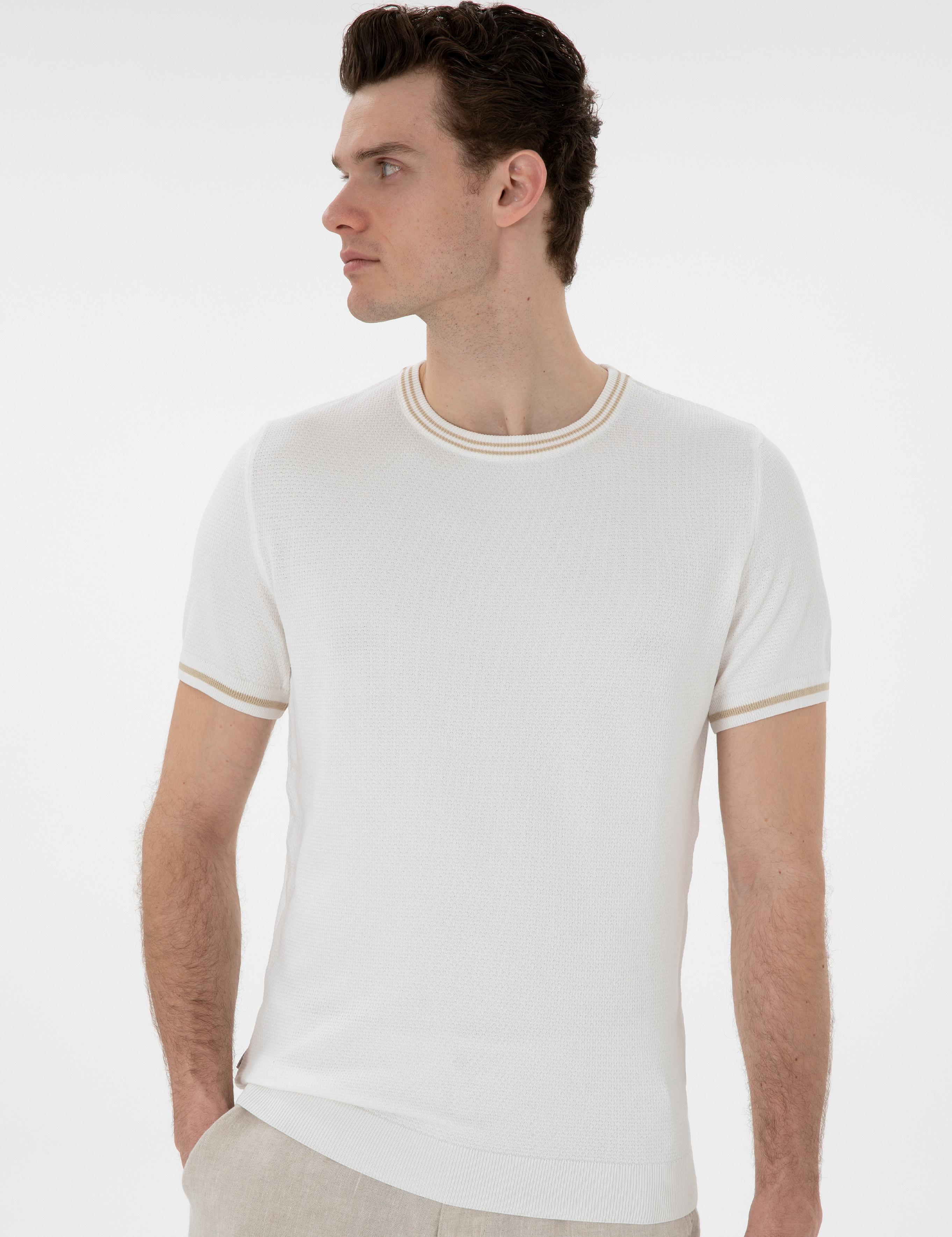 Ekru Slim Fit Bisiklet Yaka Triko Tişört