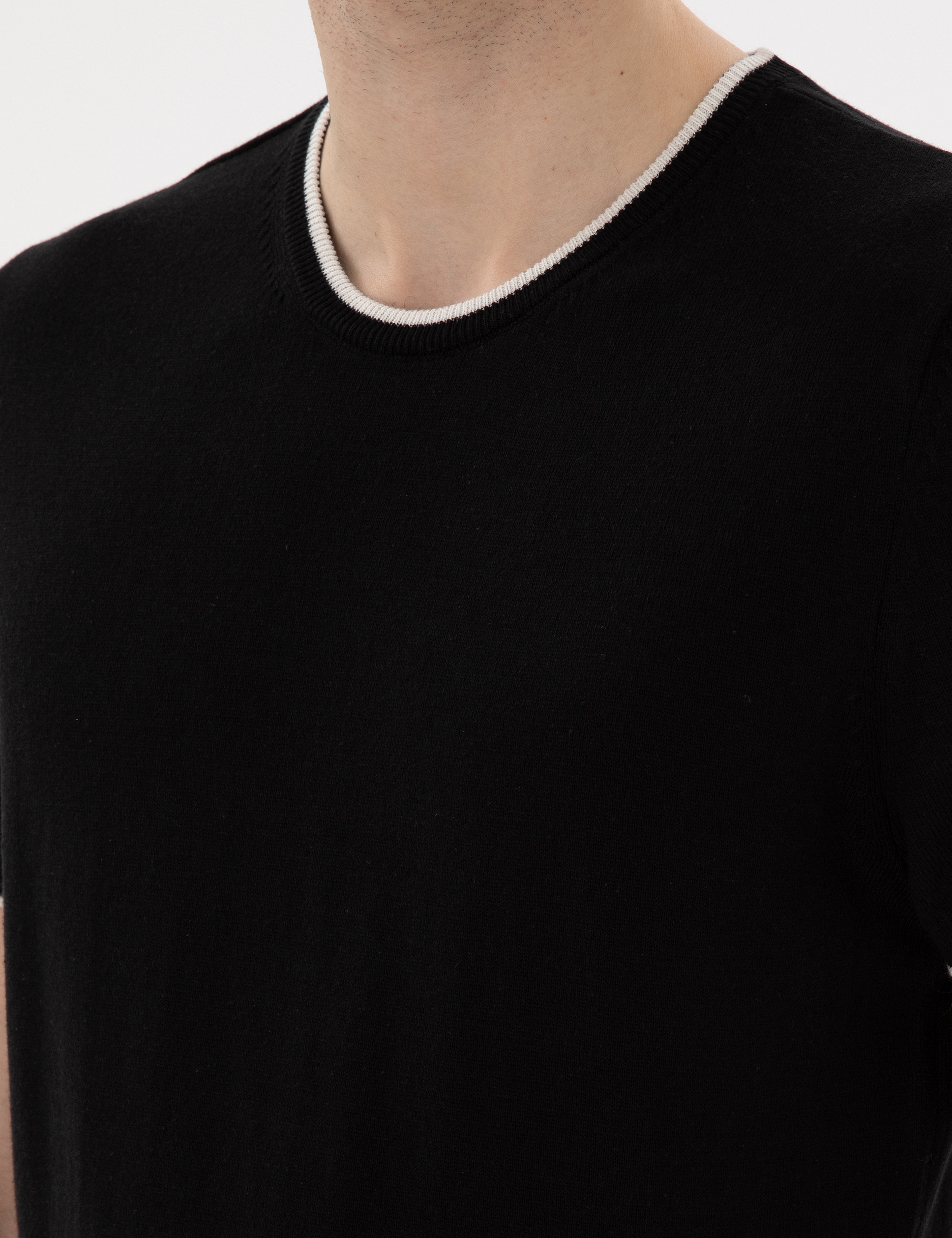 Siyah Slim Fit Bisiklet Yaka Triko Tişört - Image 7