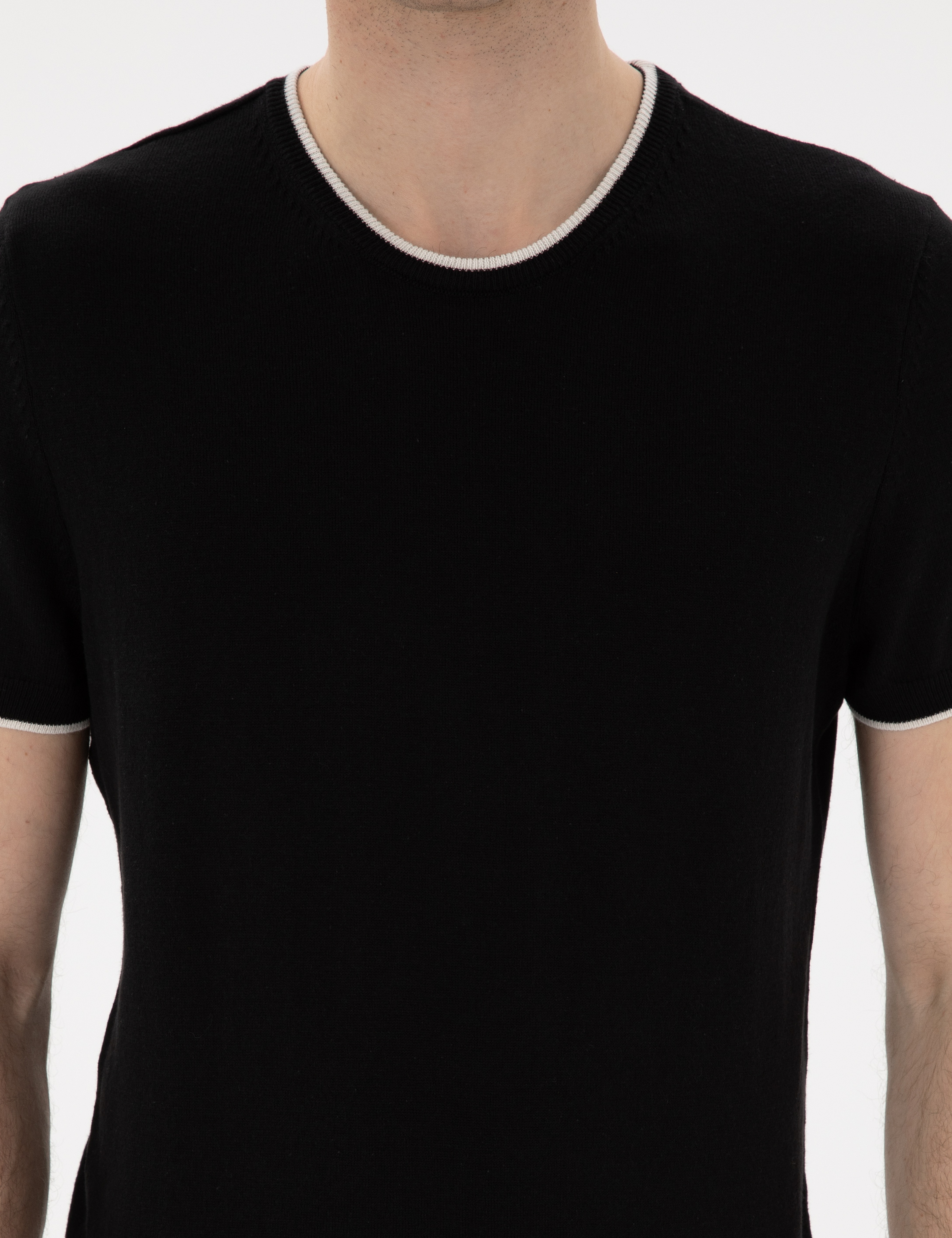 Siyah Slim Fit Bisiklet Yaka Triko Tişört - Image 6