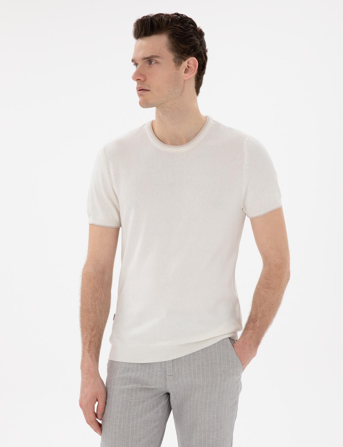 Ekru Slim Fit Bisiklet Yaka Triko Tişört