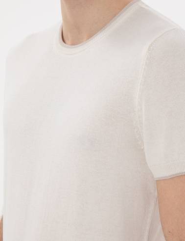Ekru Slim Fit Bisiklet Yaka Triko Tişört