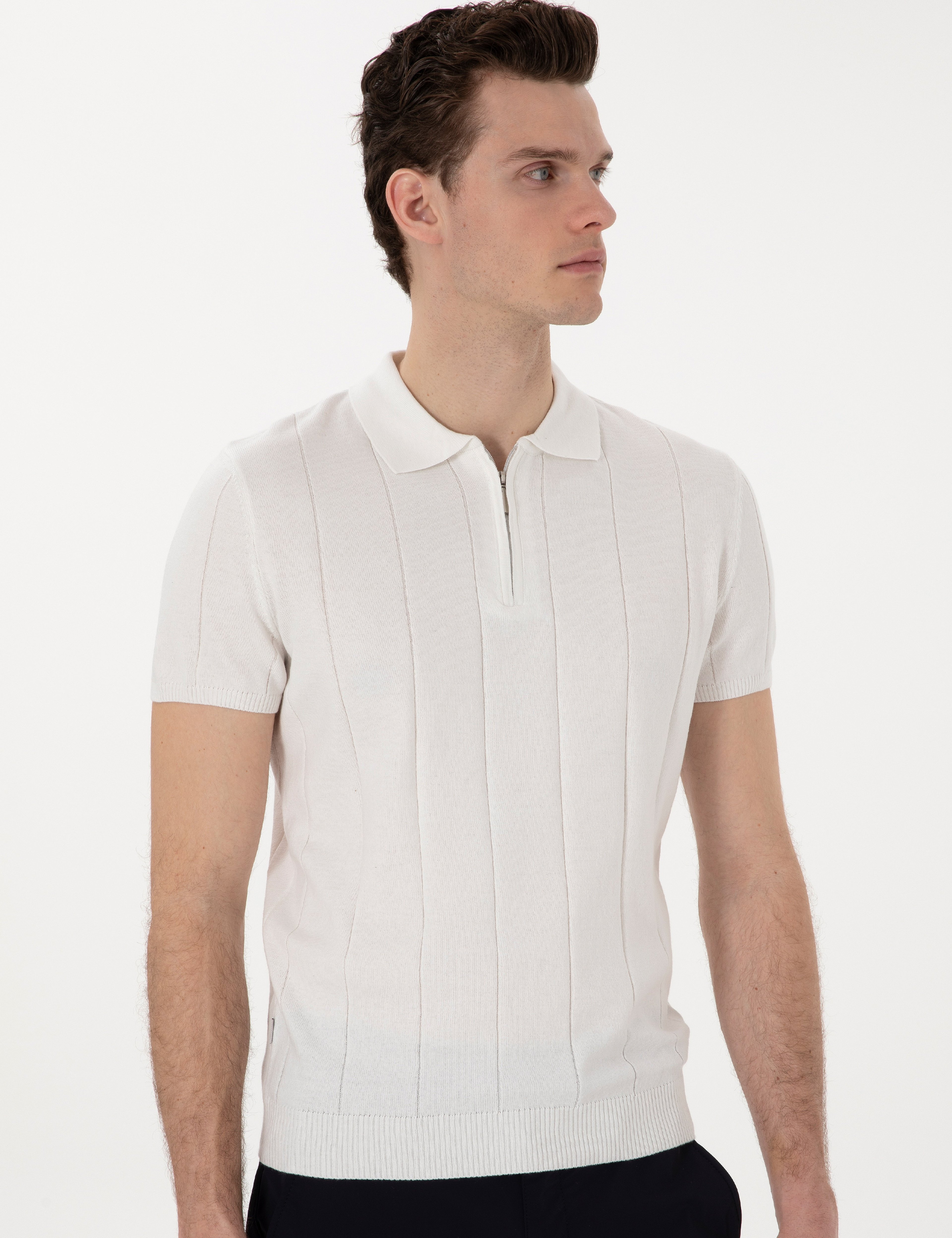 Ekru Slim Fit Fermuarlı Polo Yaka Triko Tişört