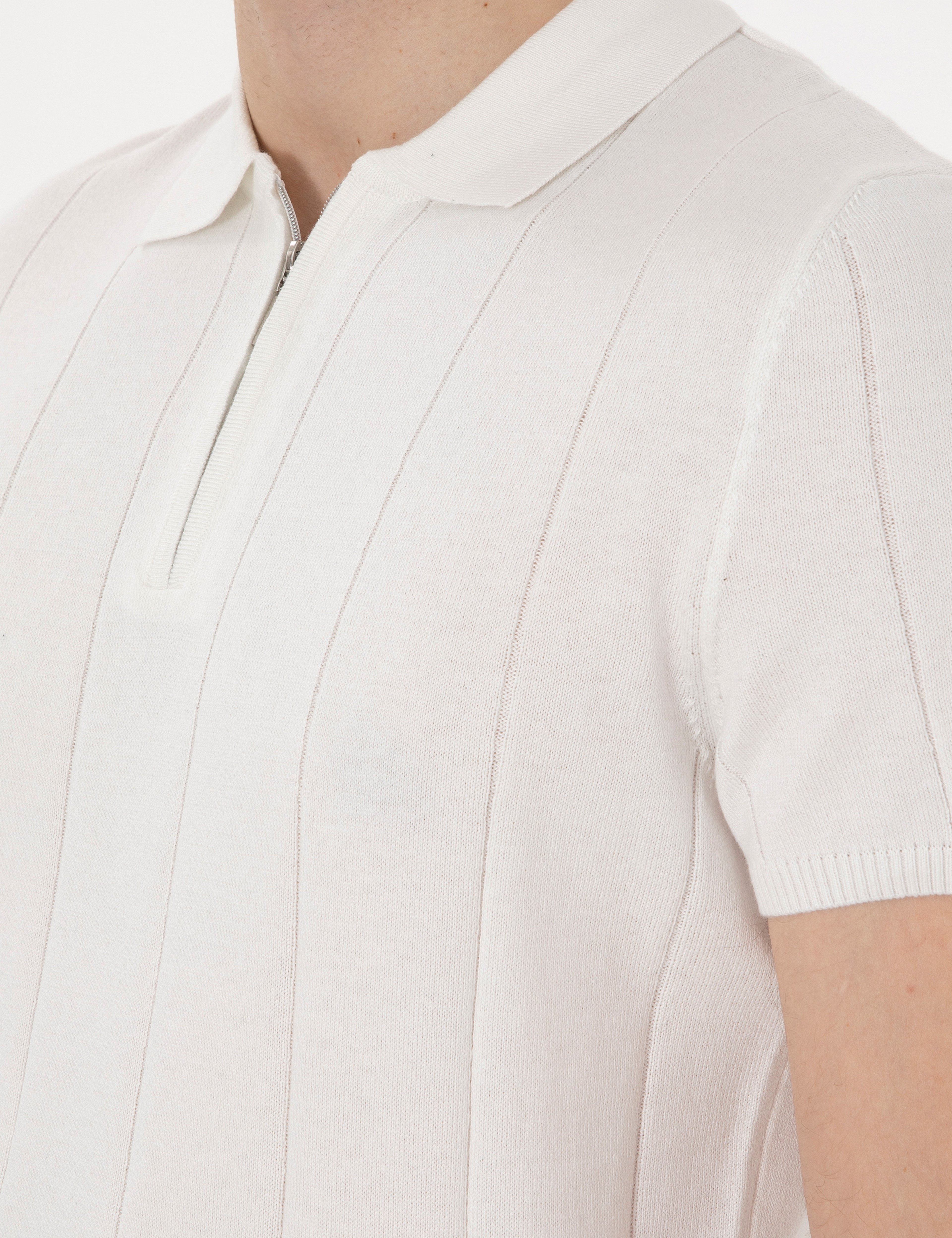Ekru Slim Fit Fermuarlı Polo Yaka Triko Tişört