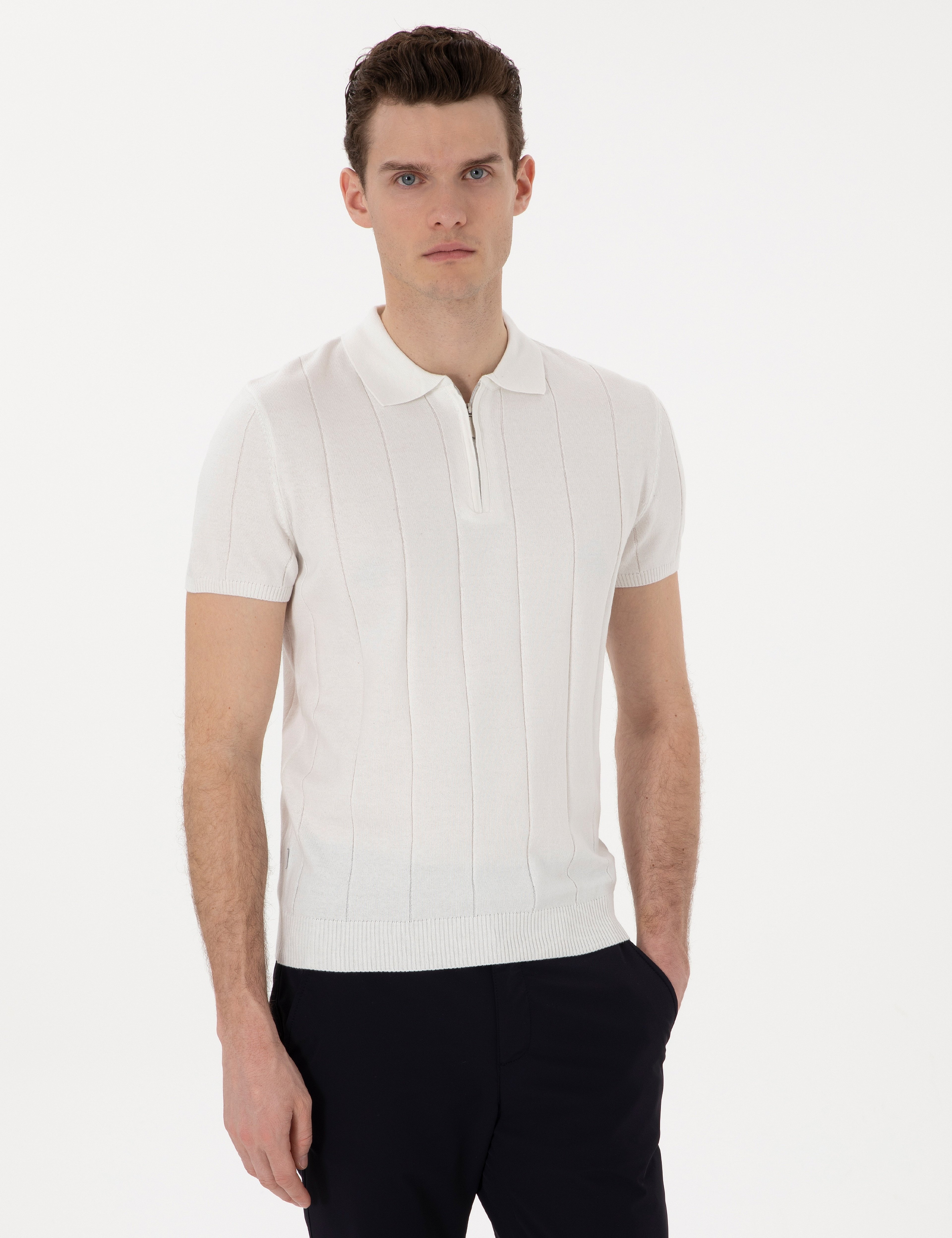 Ekru Slim Fit Fermuarlı Polo Yaka Triko Tişört - Image 1