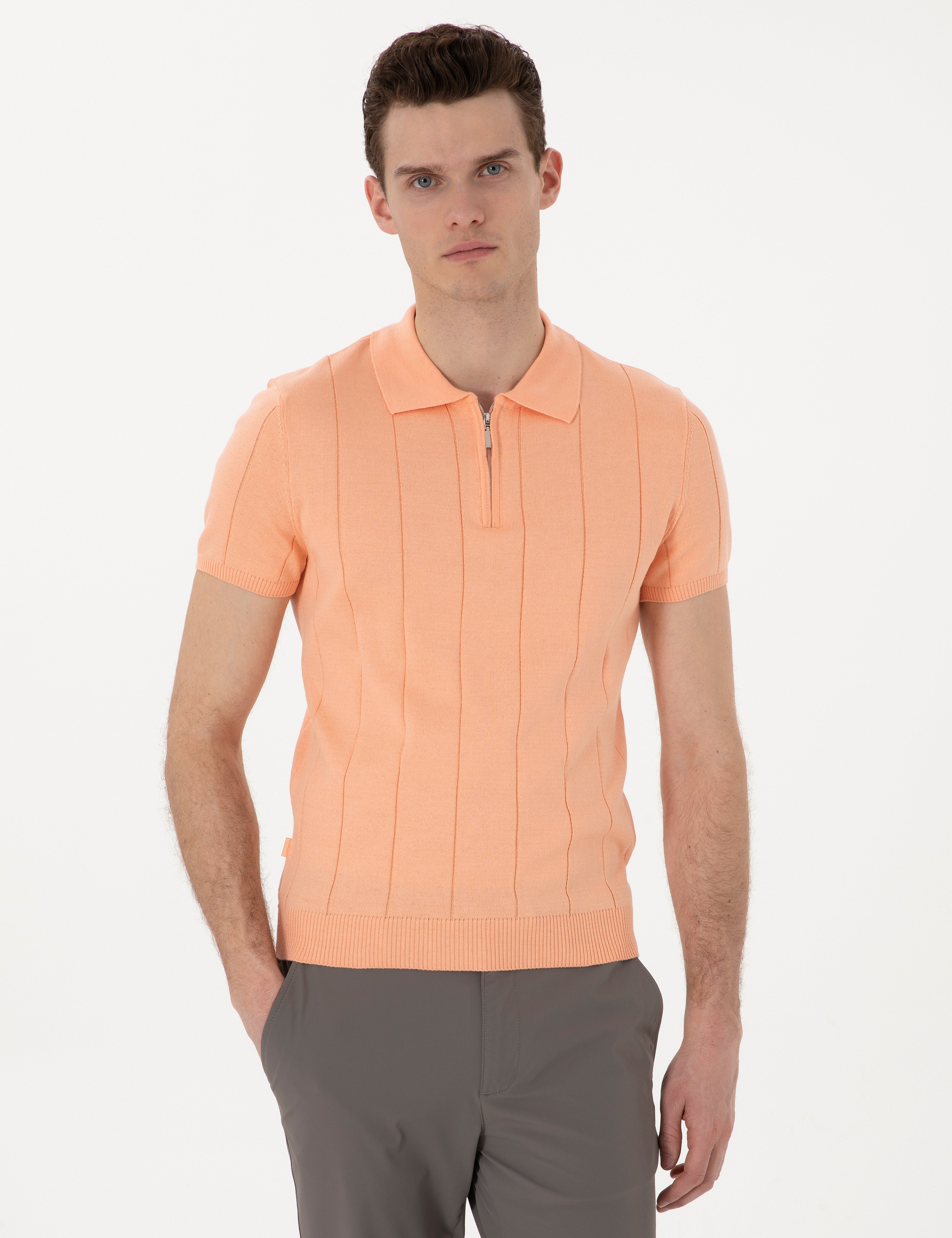Yavruağzı Slim Fit Fermuarlı Polo Yaka Triko Tişört
