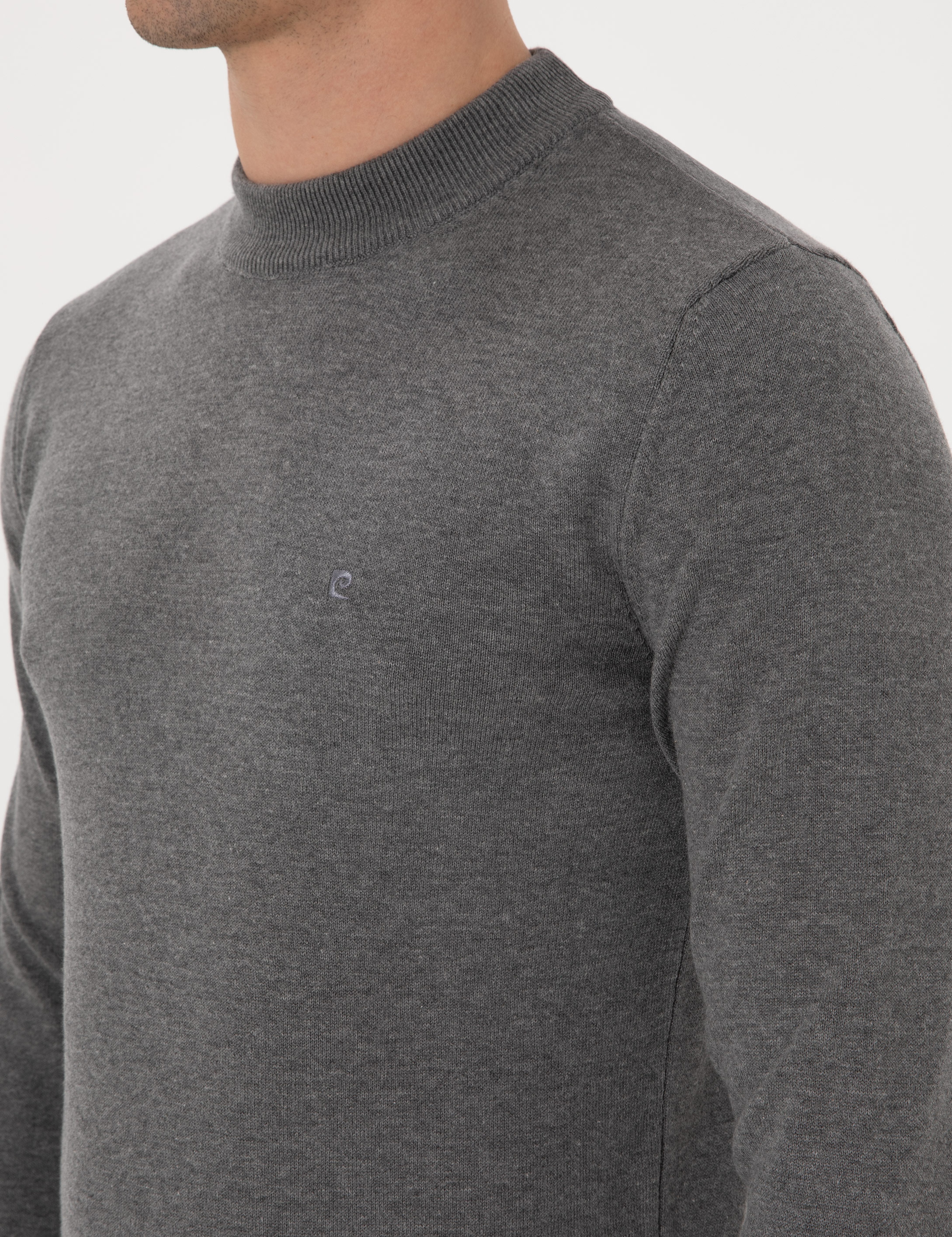 Gri Melanj Slim Fit Çeyrek Yaka Basic Triko Kazak - Image 7