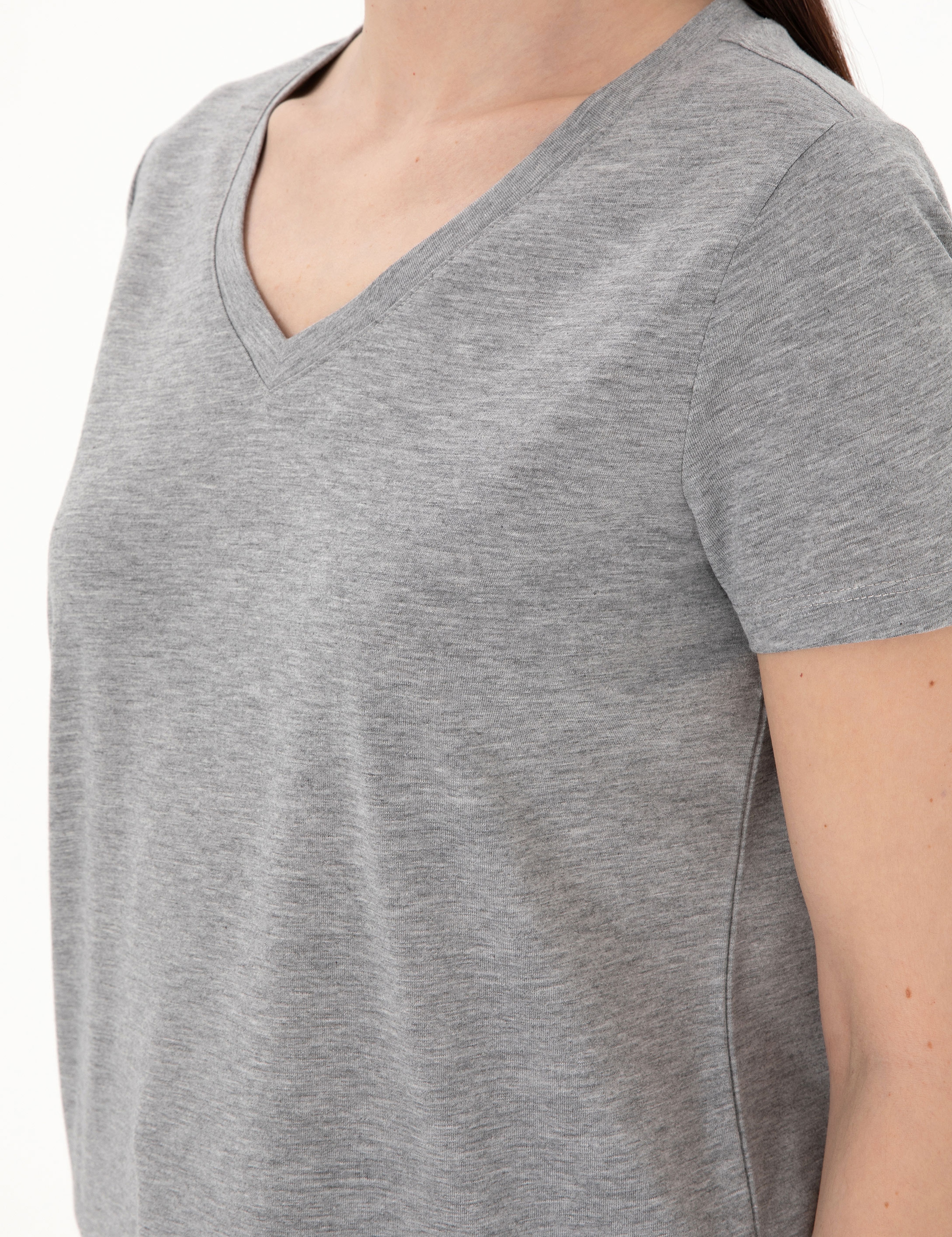 Gri Melanj Regular Fit V Yaka Basic Tişört - Image 7