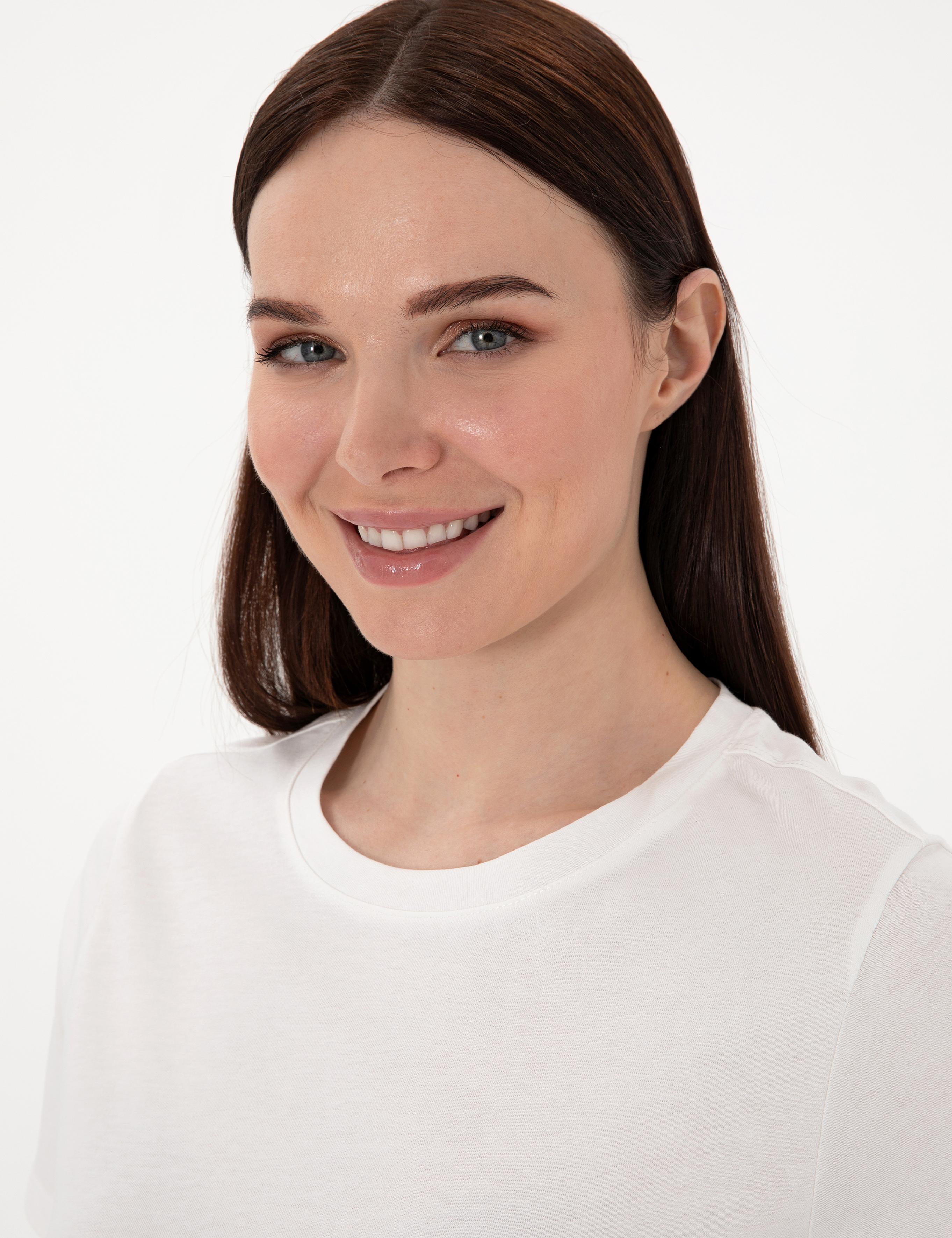 Beyaz Regular Fit Bisiklet Yaka Basic Tişört