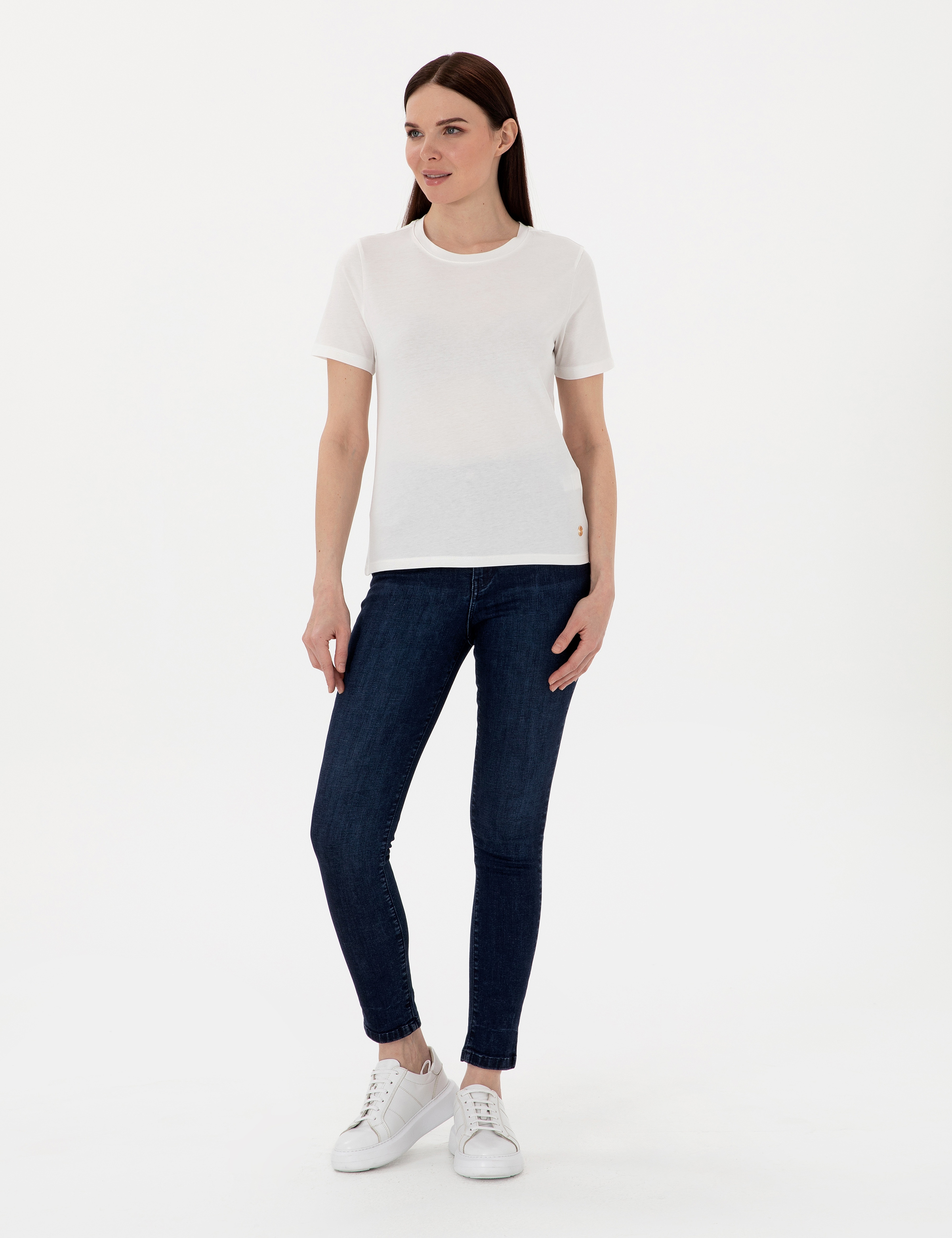 Beyaz Regular Fit Bisiklet Yaka Basic Tişört - Image 4