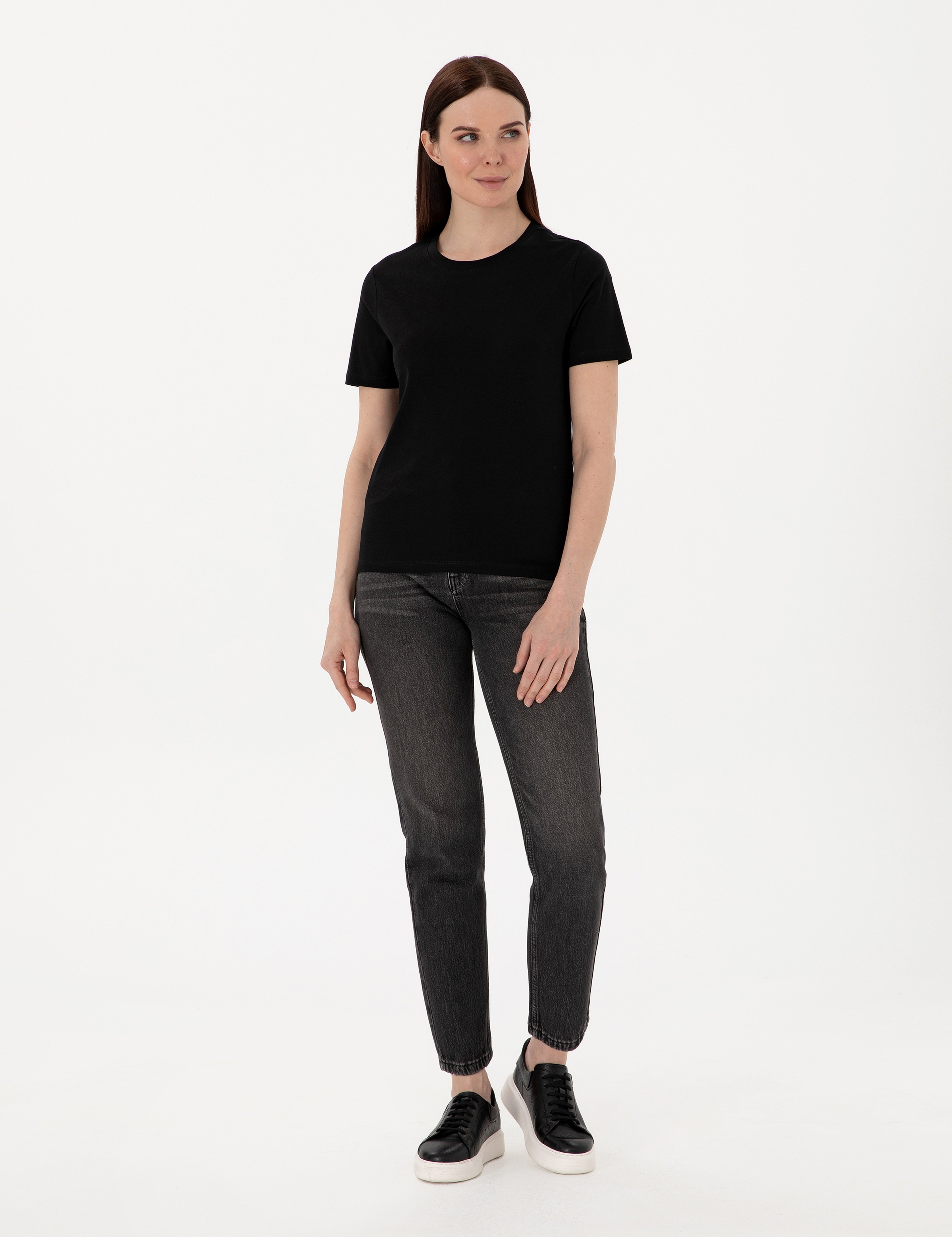 Siyah Regular Fit Bisiklet Yaka Basic Tişört