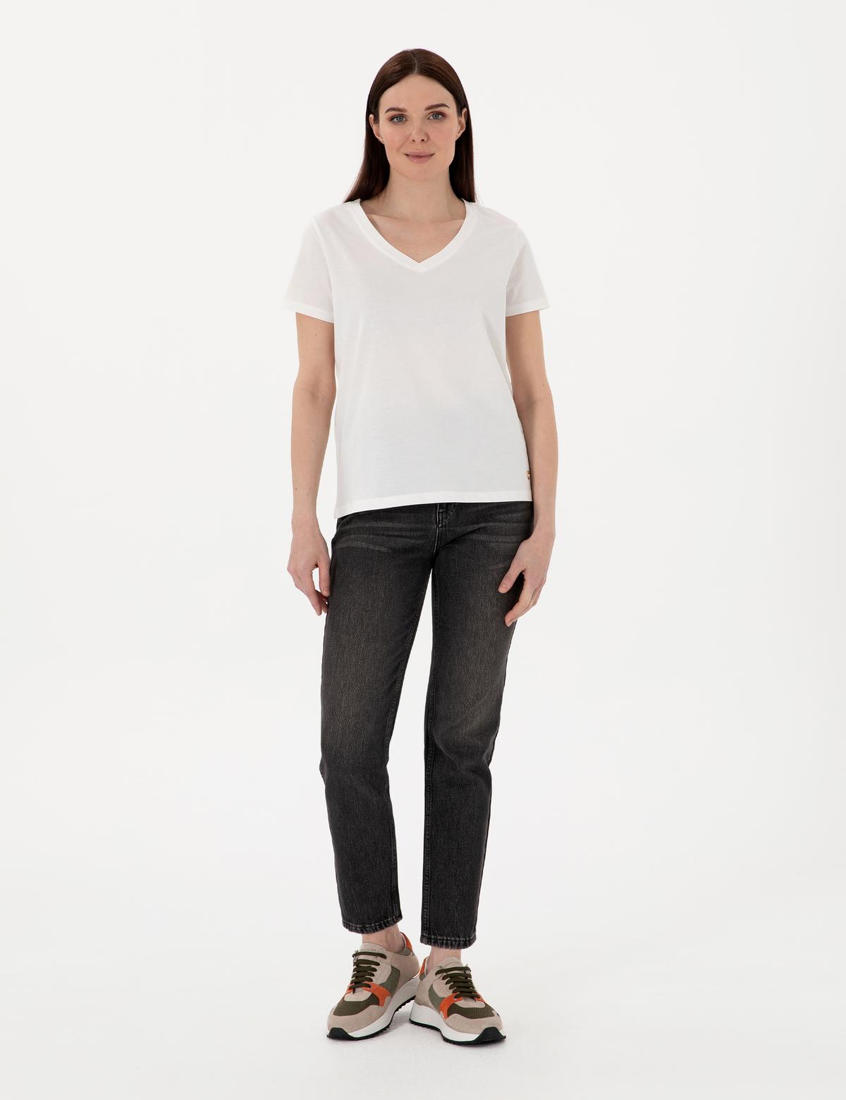 Beyaz Regular Fit V Yaka Basic Tişört - 50305749007