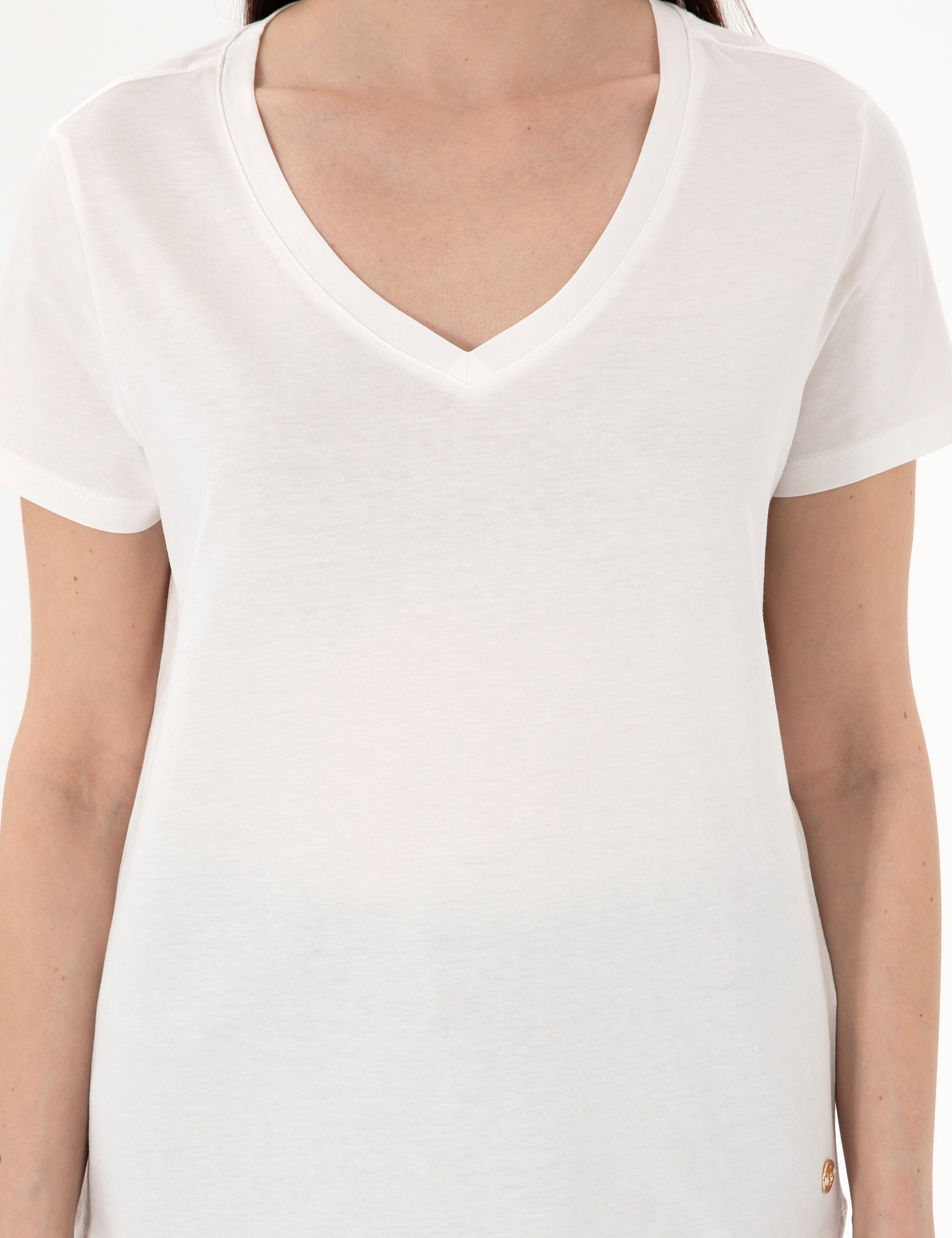 Beyaz Regular Fit V Yaka Basic Tişört - Image 6