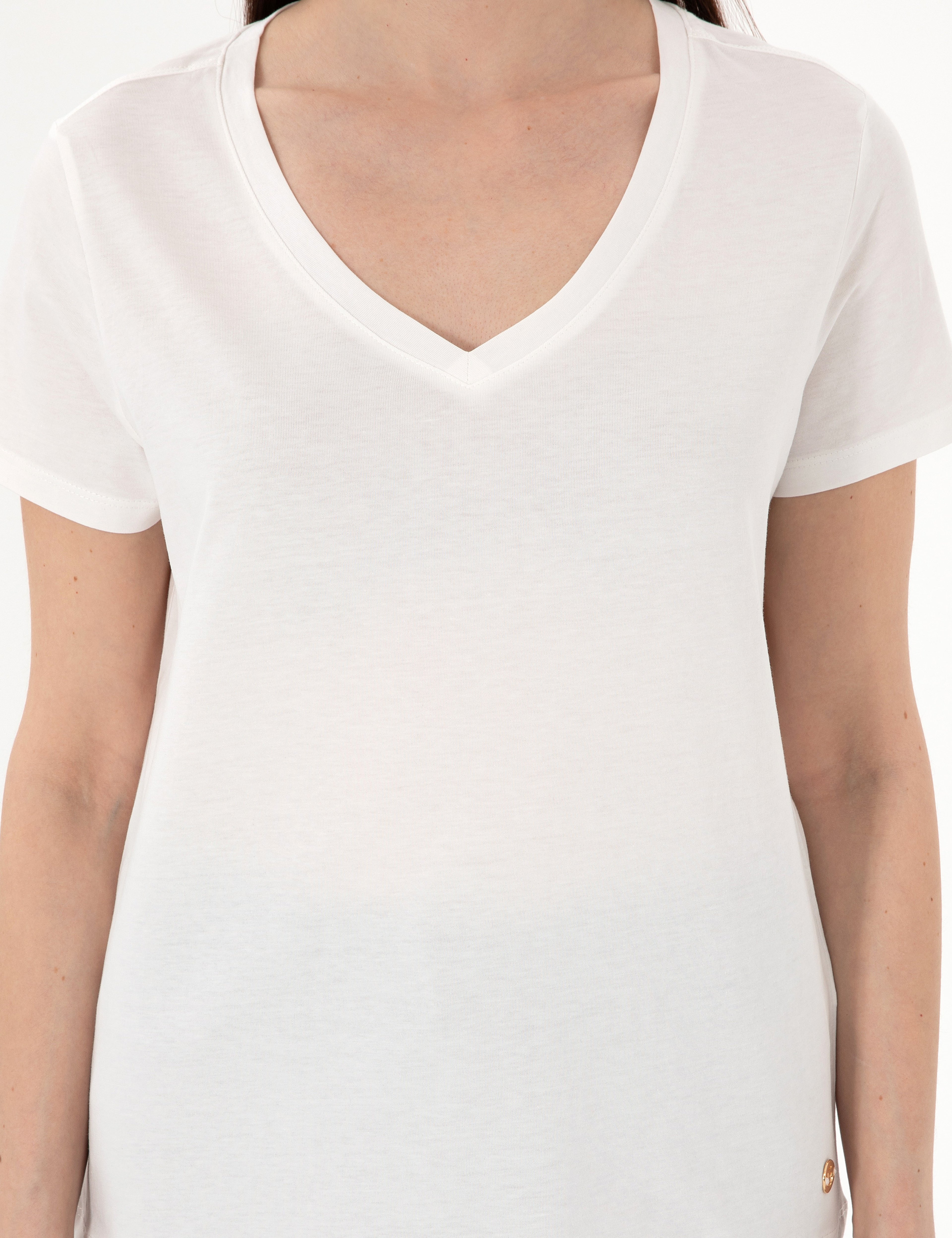 Beyaz Regular Fit V Yaka Basic Tişört