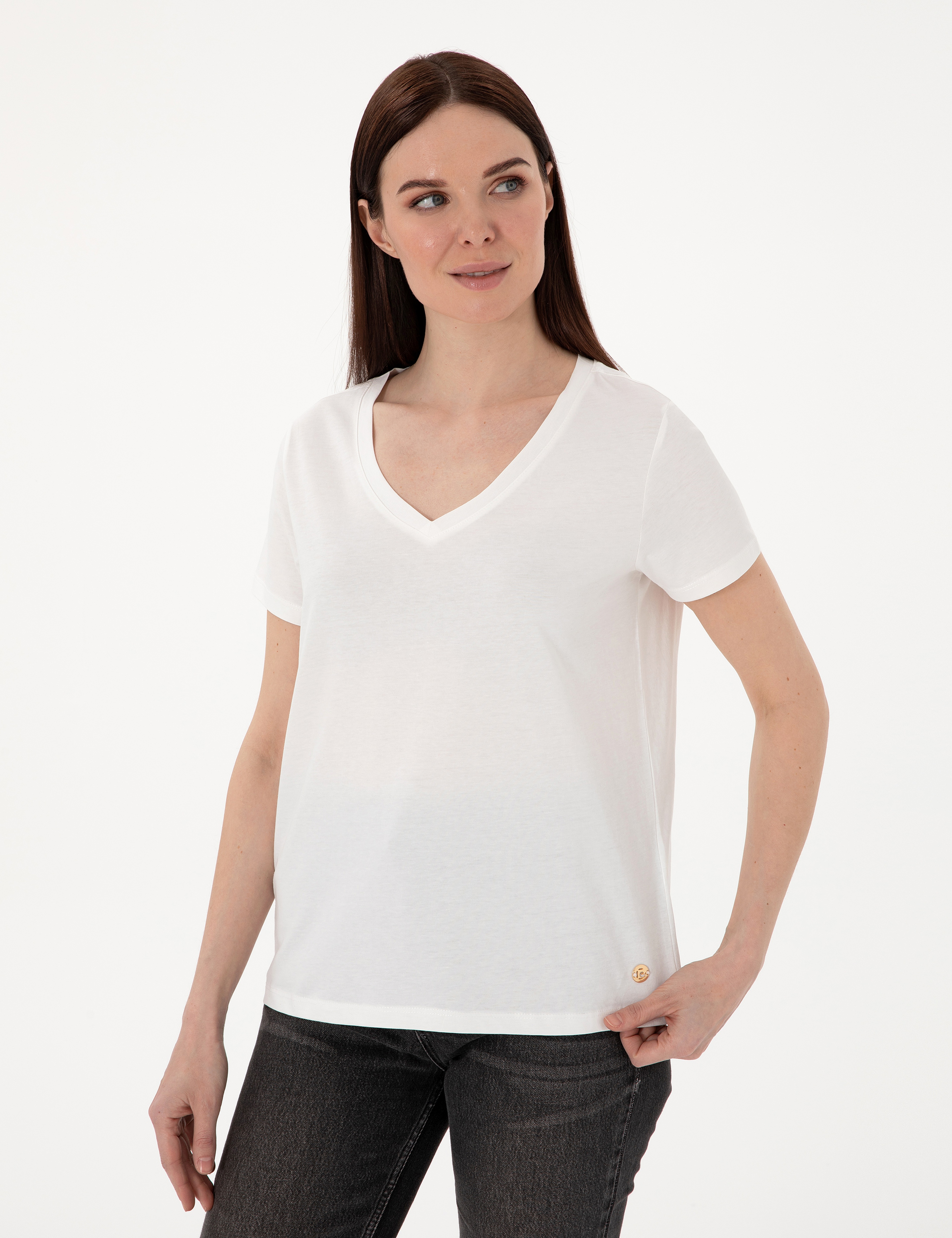 Beyaz Regular Fit V Yaka Basic Tişört