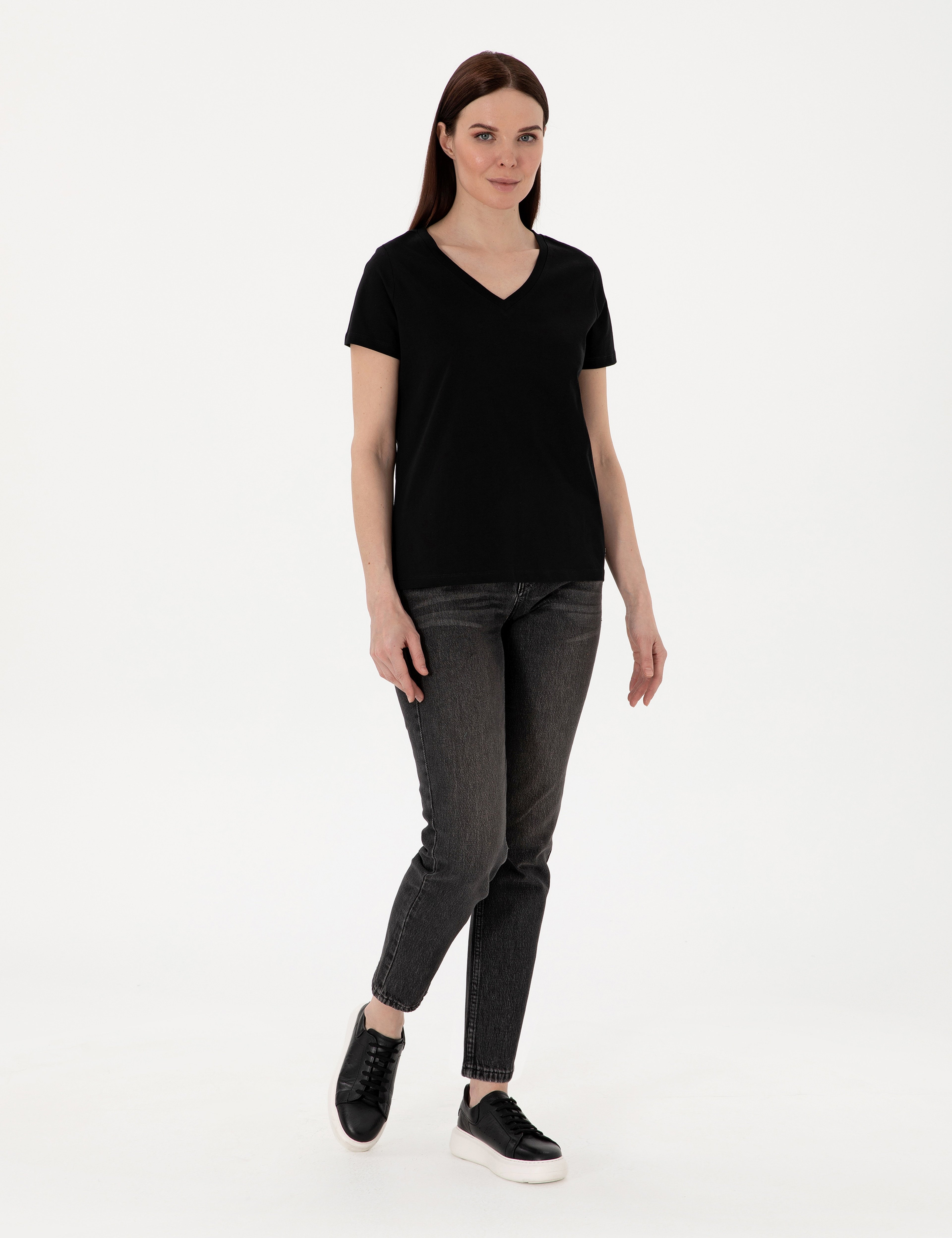 Siyah Regular Fit V Yaka Basic Tişört