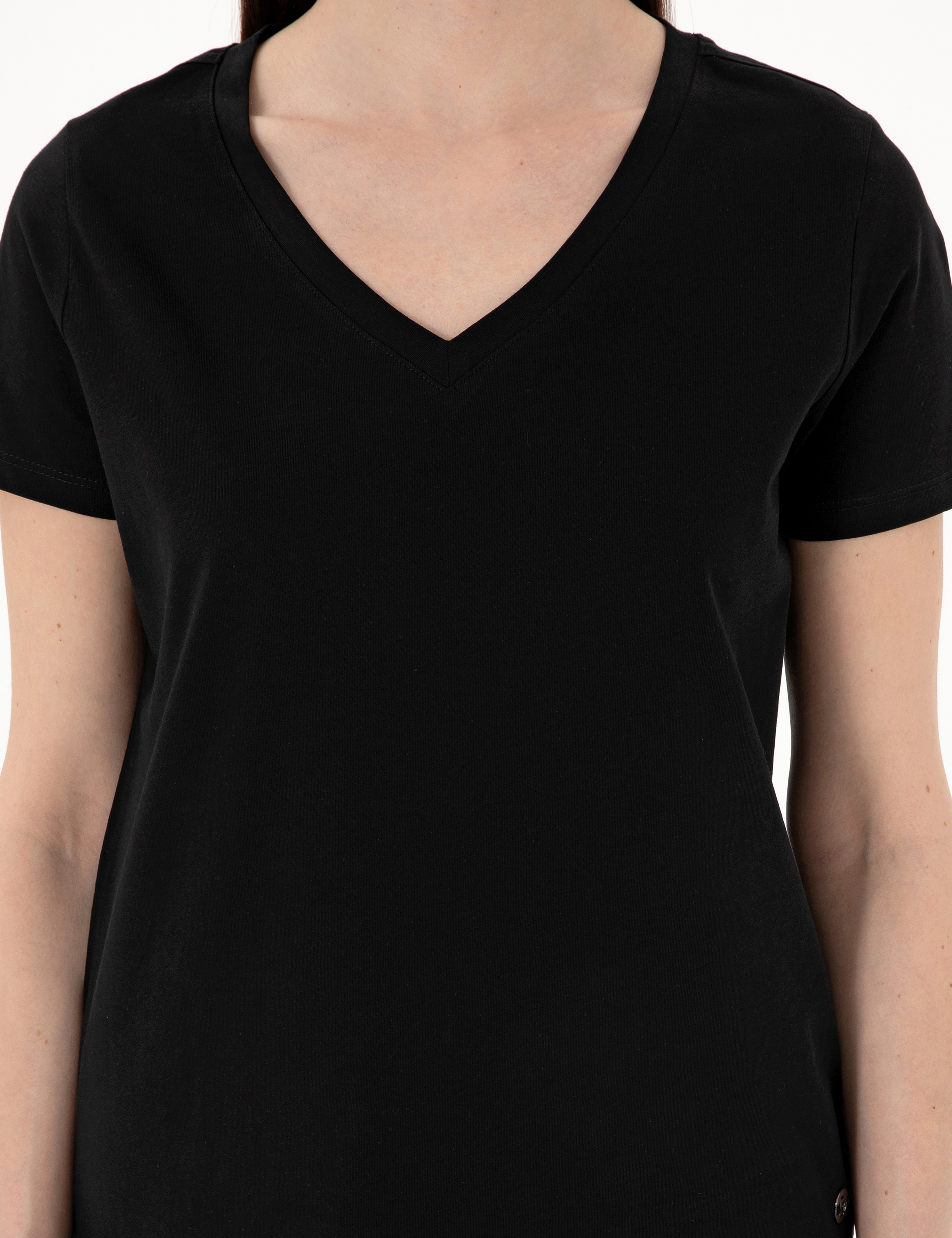 Siyah Regular Fit V Yaka Basic Tişört - Image 6