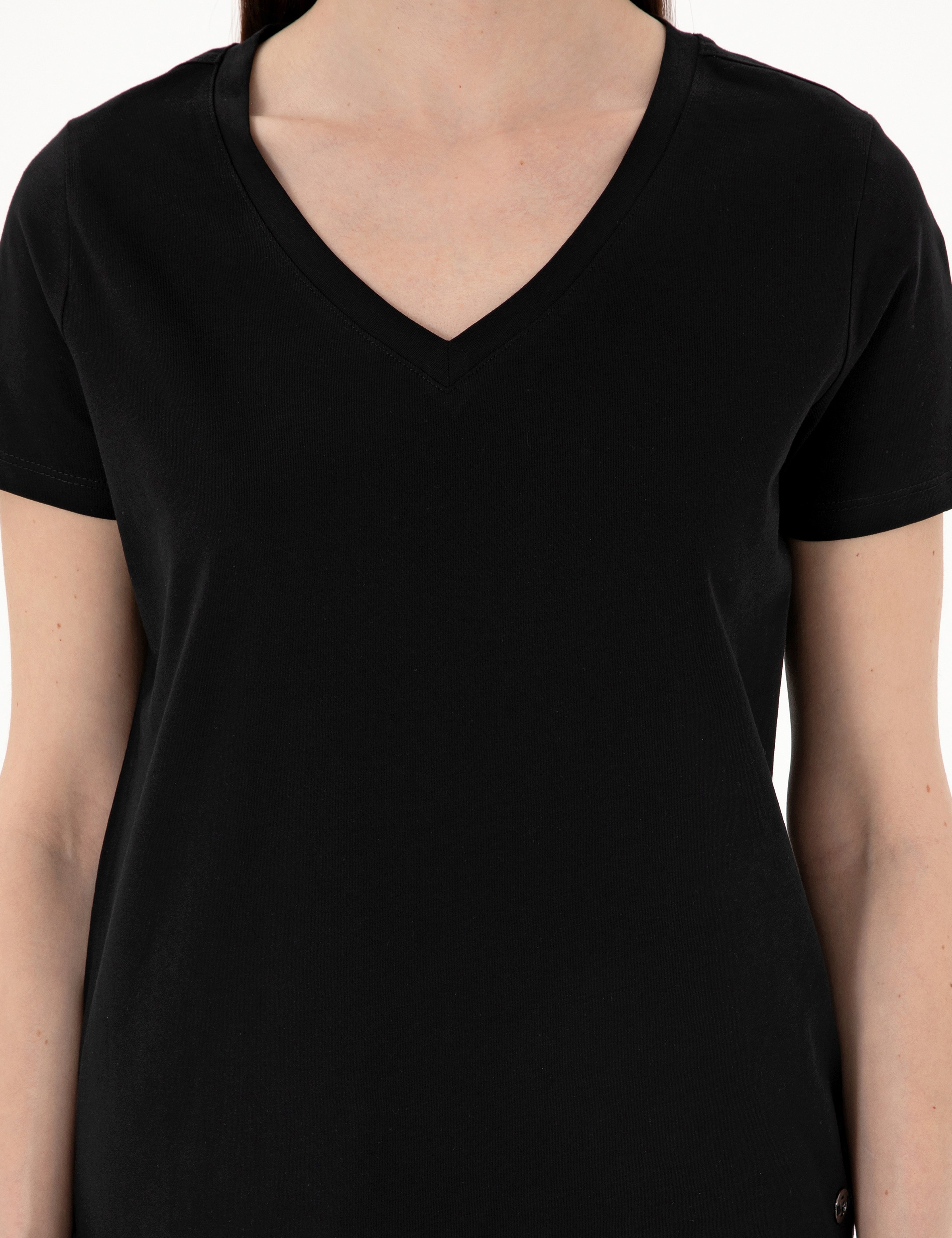 Siyah Regular Fit V Yaka Basic Tişört