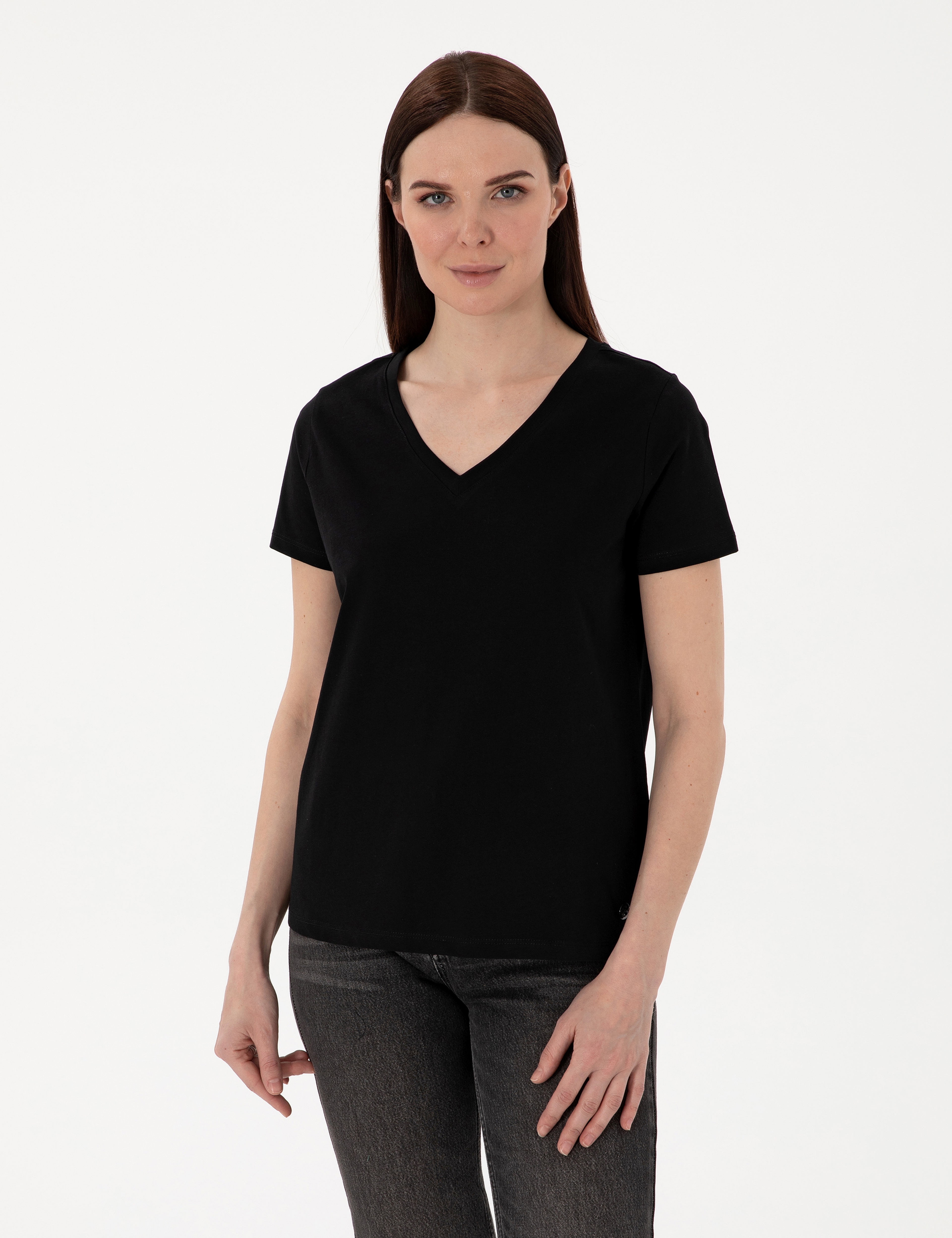 Siyah Regular Fit V Yaka Basic Tişört - Image 1