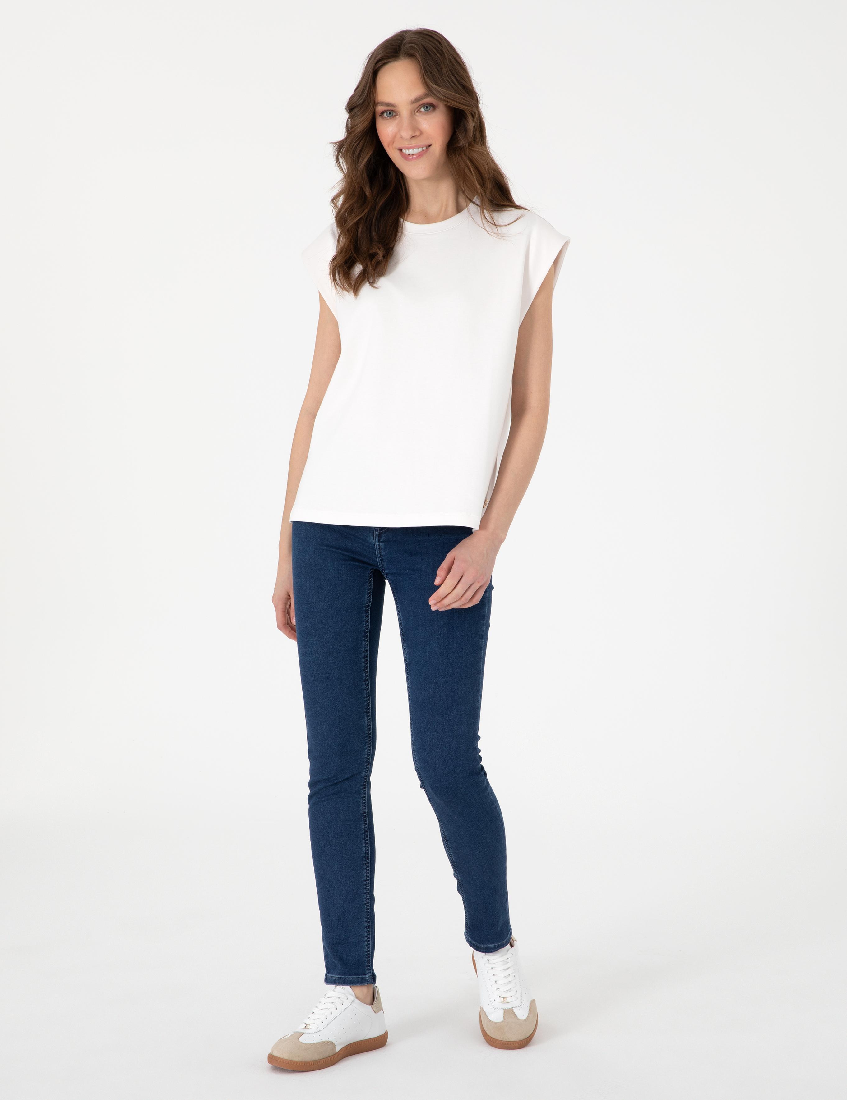 Beyaz Comfort Fit Tişört