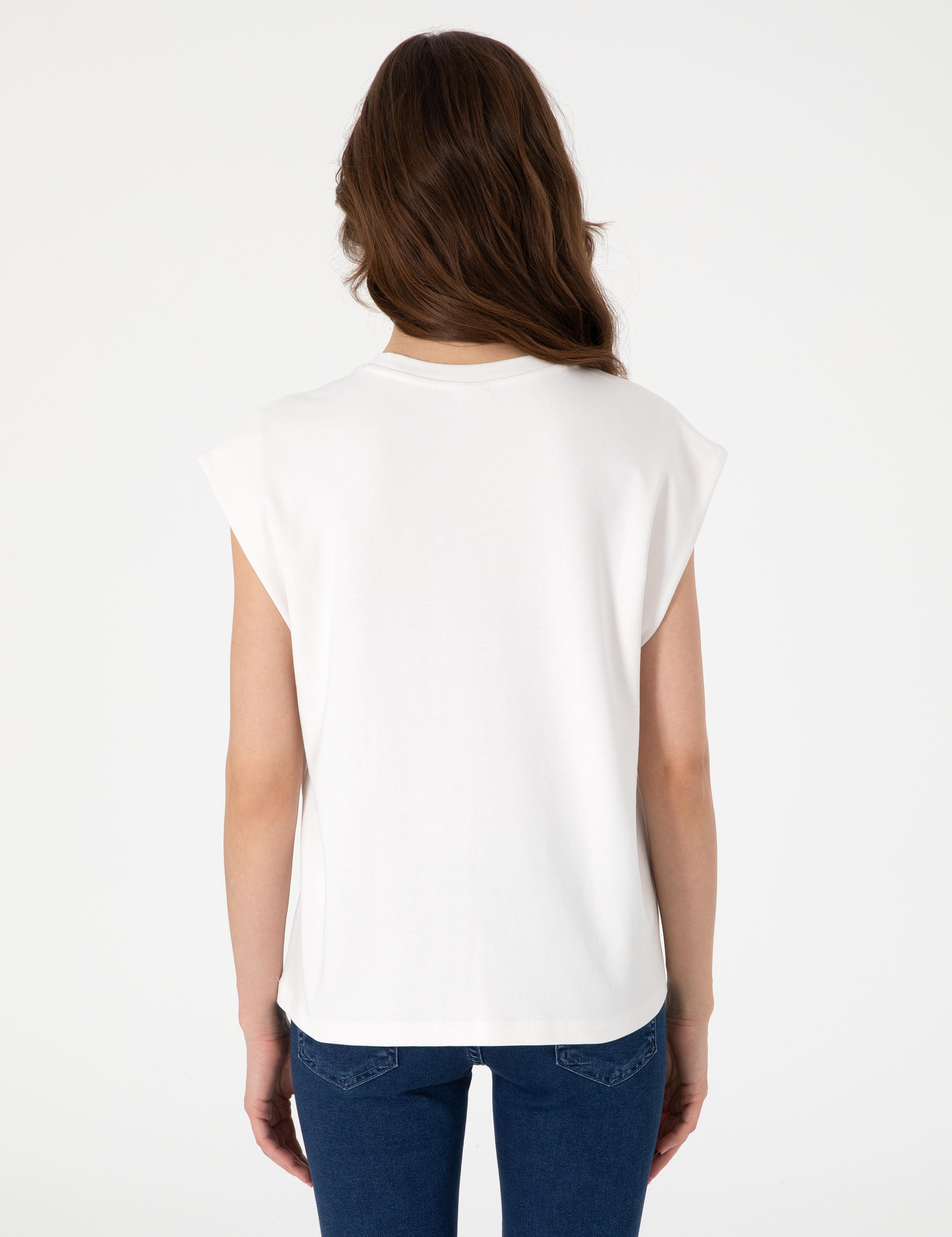 Beyaz Comfort Fit Tişört