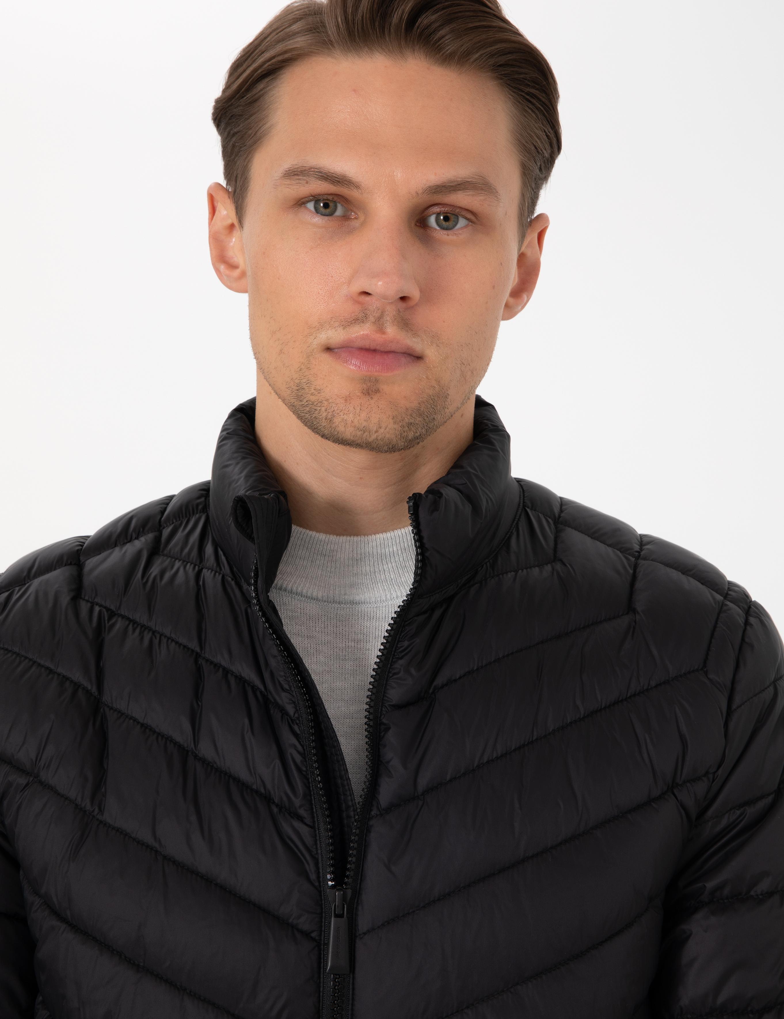 Siyah Kapitone Mevsimlik Mont