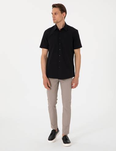 Siyah Basic Regular Fit Kısa Kollu Cepli Gömlek