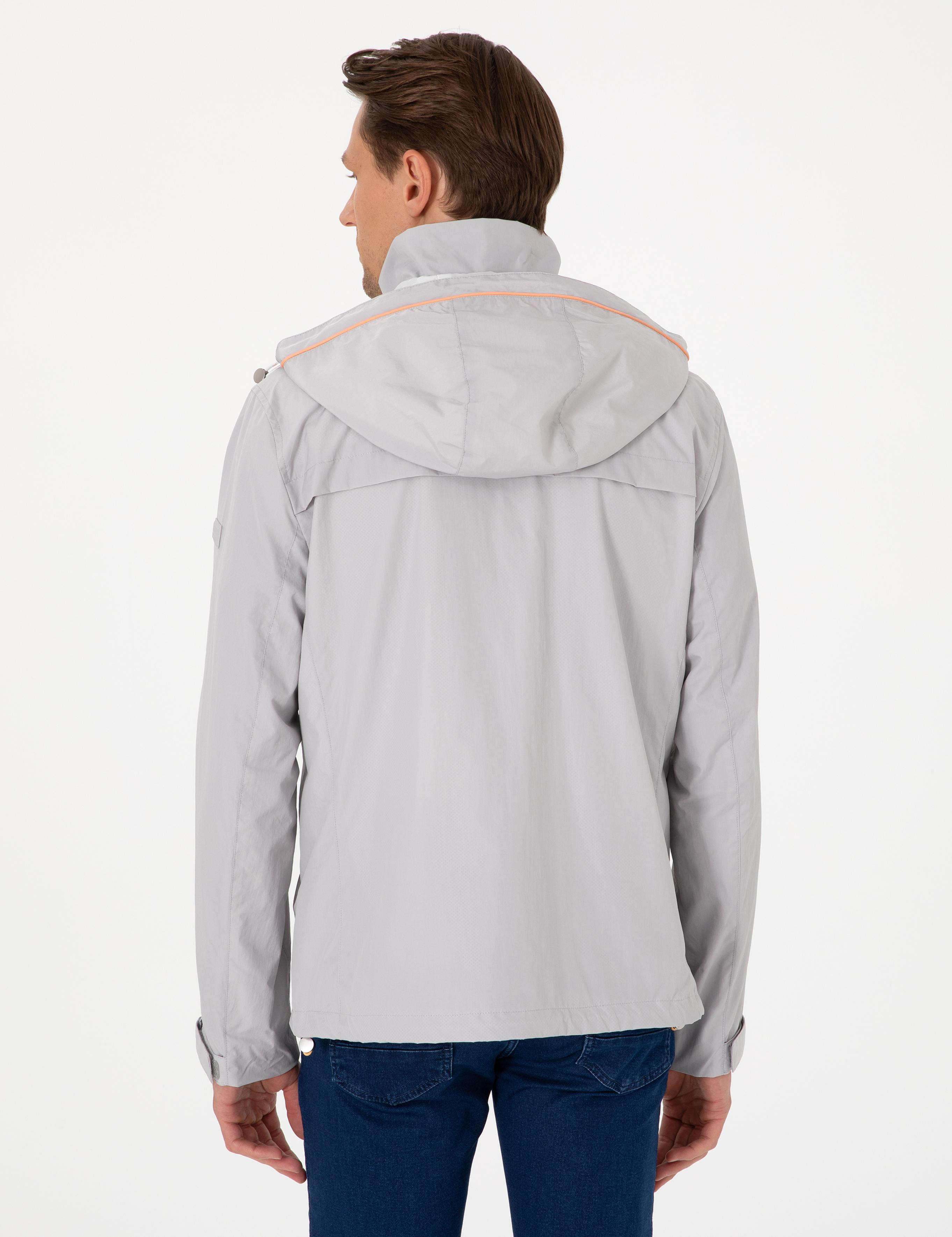 Gri Kapüşonlu Mont