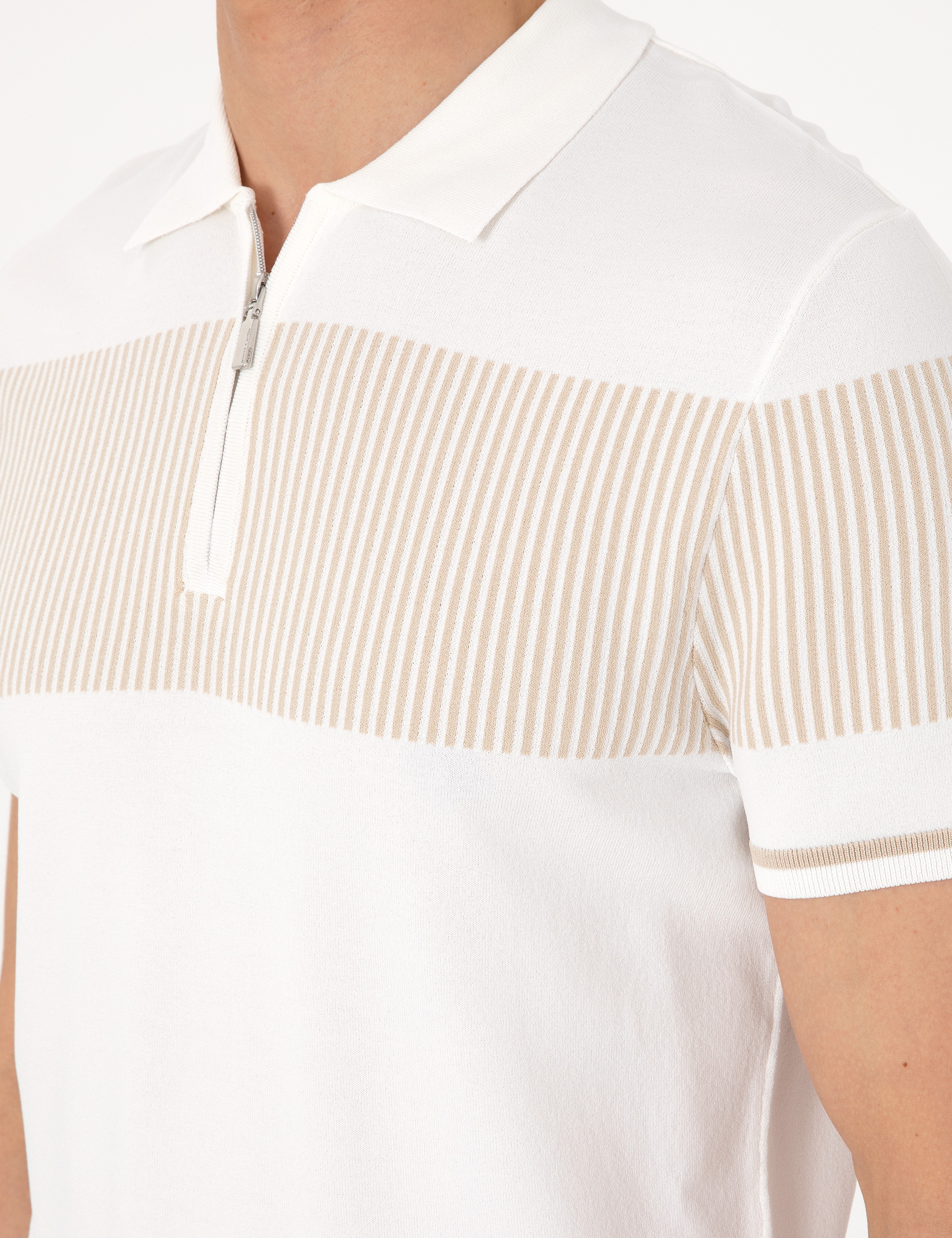 Ekru Slim Fit Fermuarlı Polo Yaka Triko Tişört