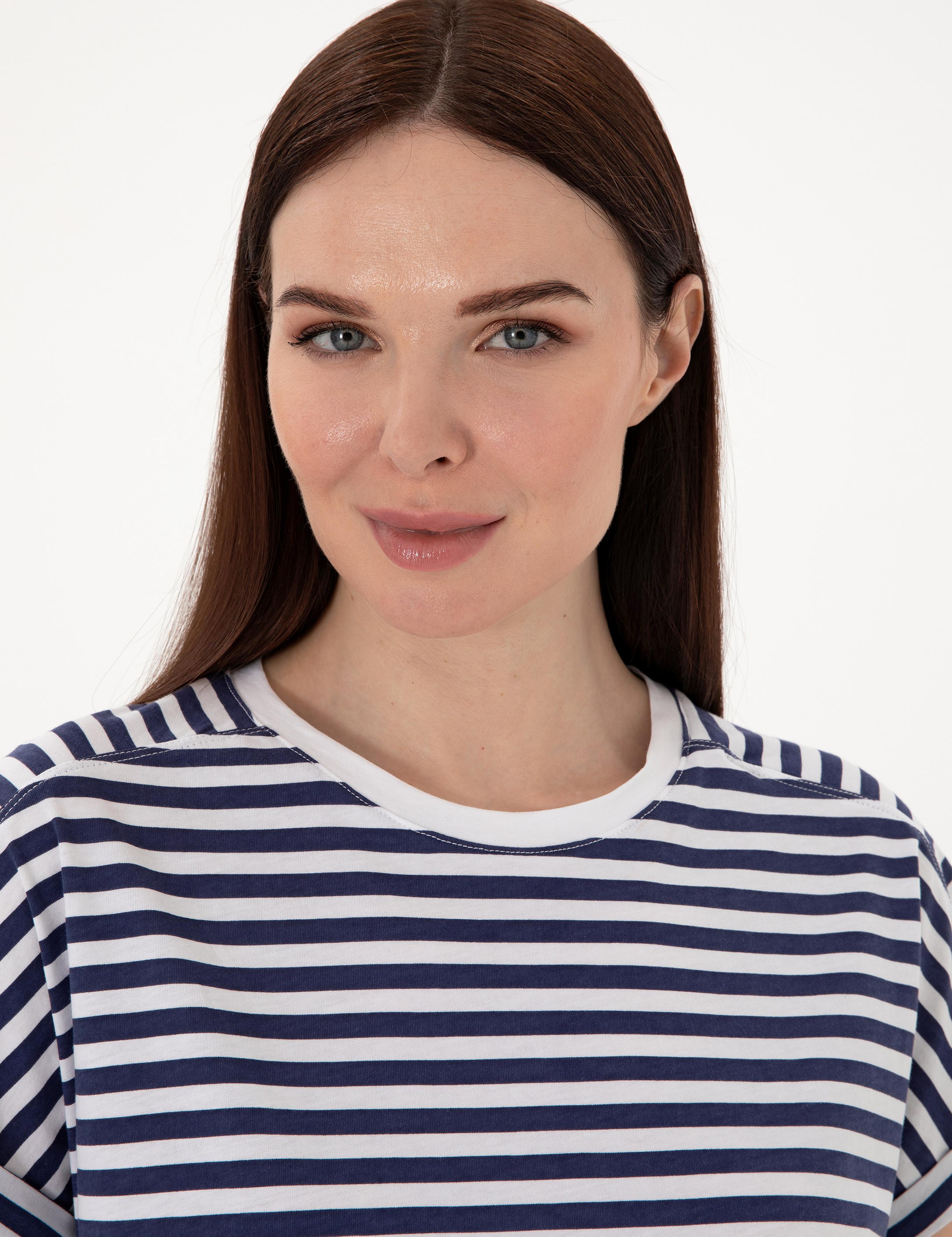 Beyaz Comfort Fit Tişört